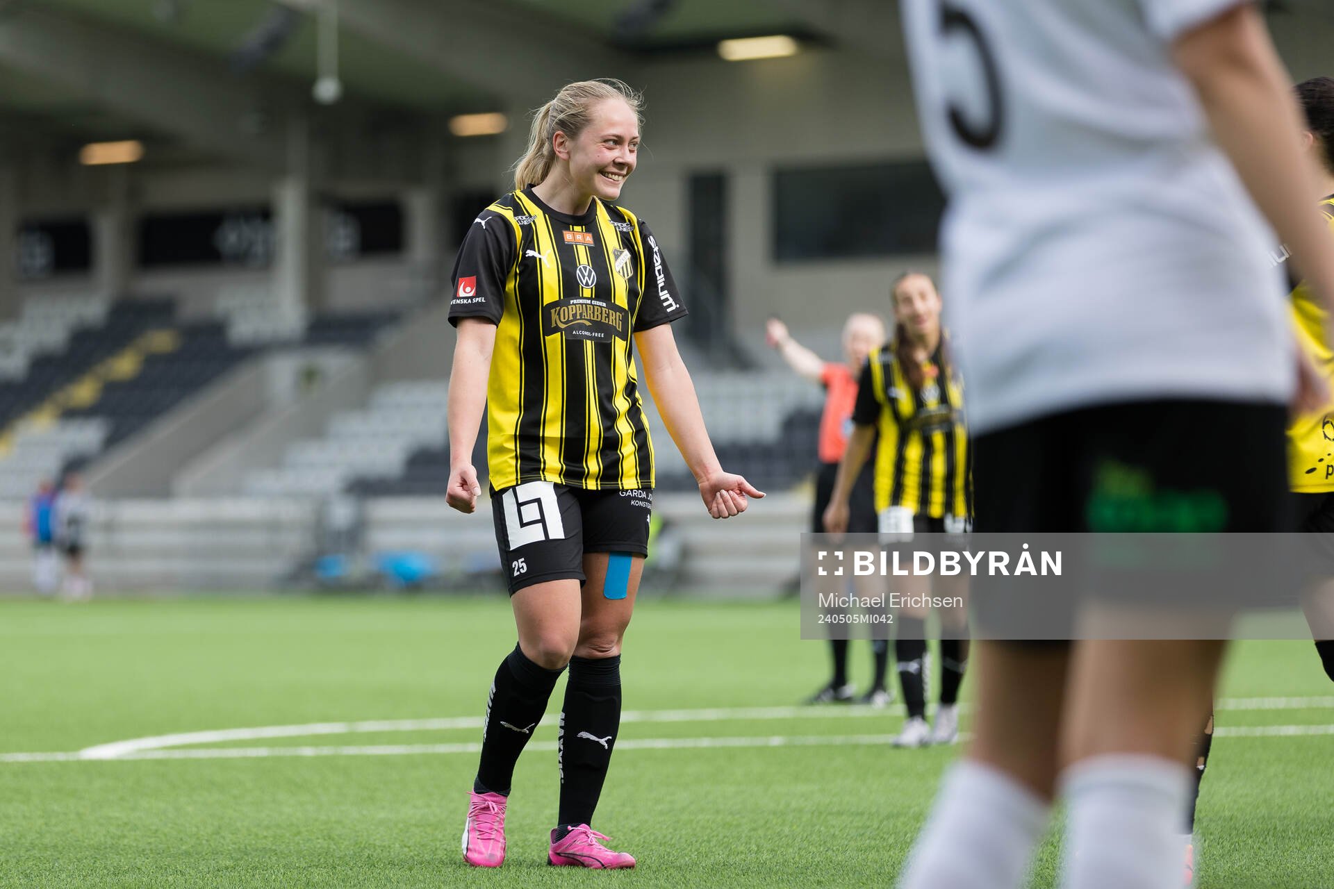 Häckens Alice Bergström jublar