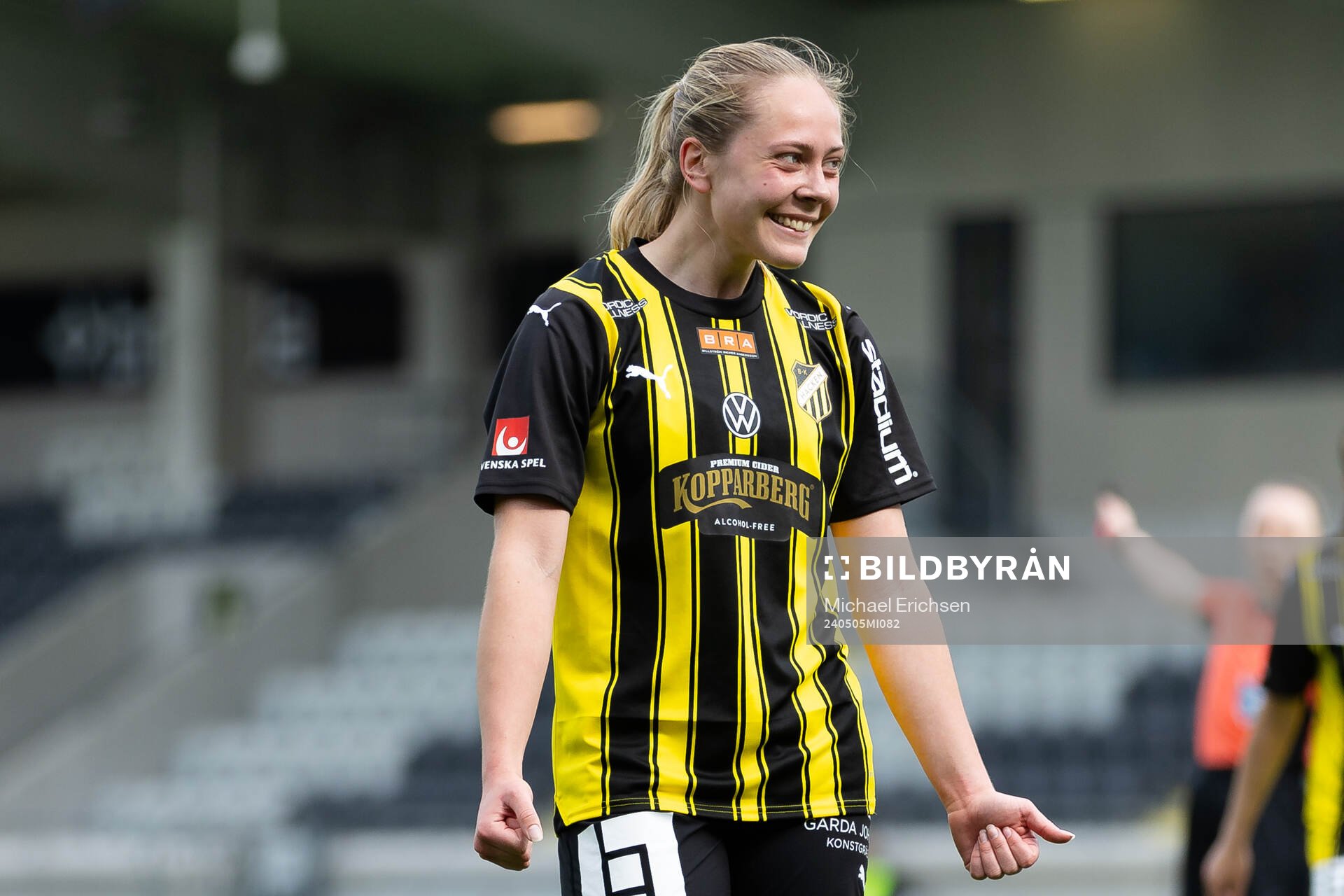 Häckens Alice Bergström jublar efter 1-0 under fotbollsmatchen i Damallsvenskan mellan Häcken och Brommapojkarna den 5 maj 2024 i Göteborg.