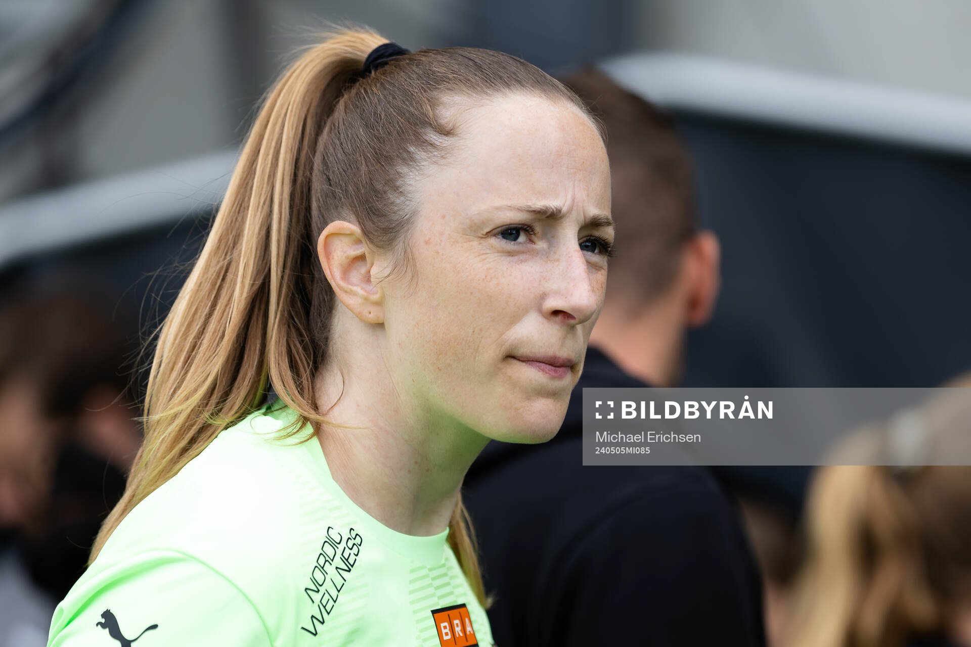 Häckens målvakt Loes Geurts innan fotbollsmatchen i