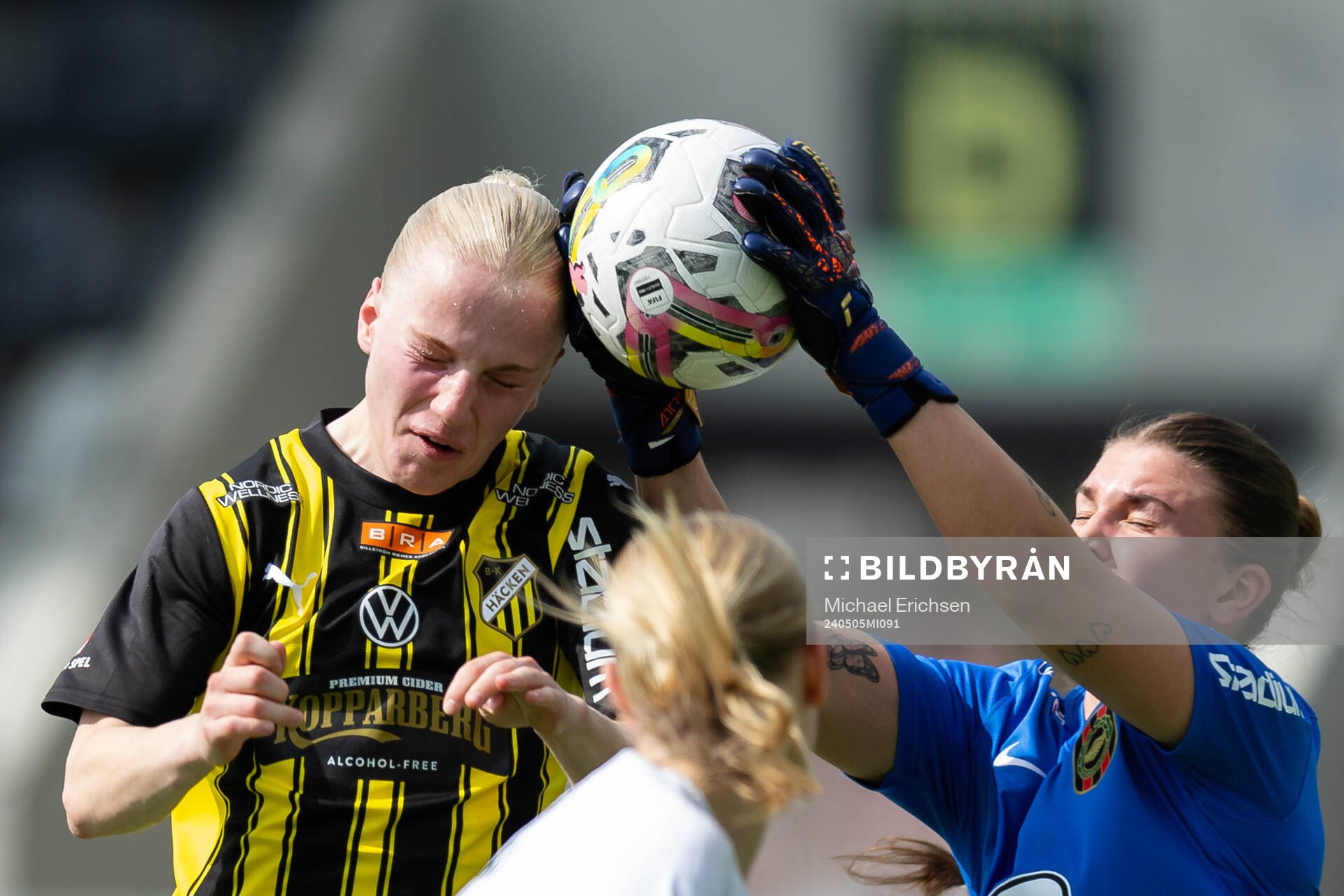 Häckens Anna Sandberg och Brommapojkarnas målvakt Anna