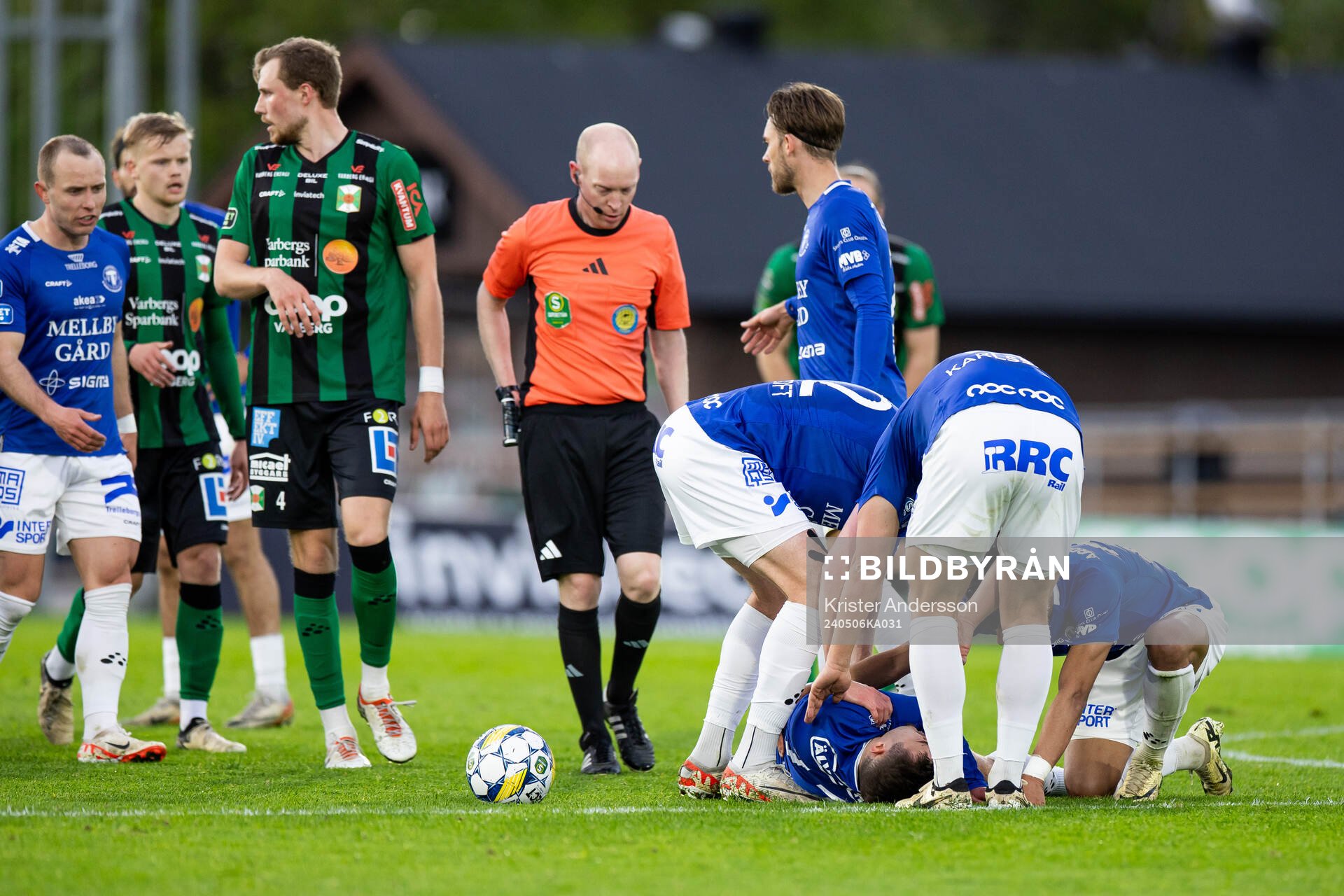 Trelleborgs Armin Culum har ont under fotbollsmatchen i Superettan mellan Varberg och Trelleborg den 6 maj 2024 i Varberg. 