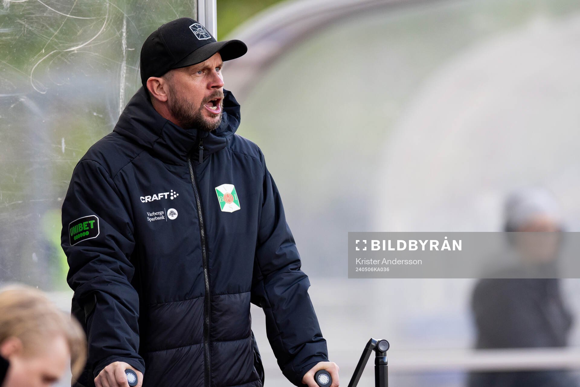 Varbergs tränare Tobias Linderoth under fotbollsmatchen i Superettan mellan Varberg och Trelleborg den 6 maj 2024 i Varberg. 