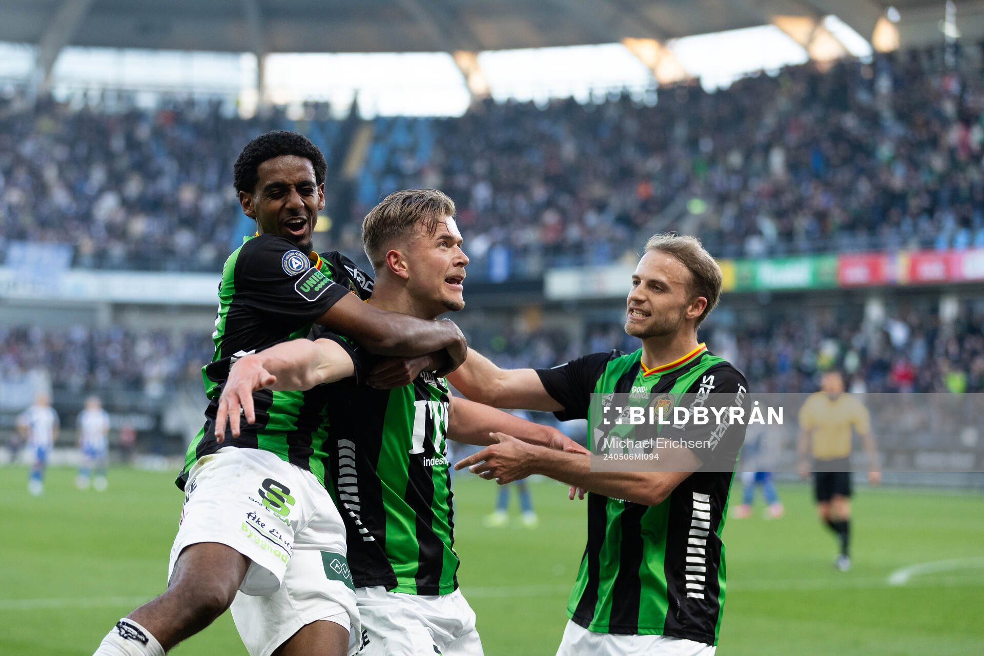 GAIS Alexander Ahl Holmström jublar ihop med Harun Ibrahim
