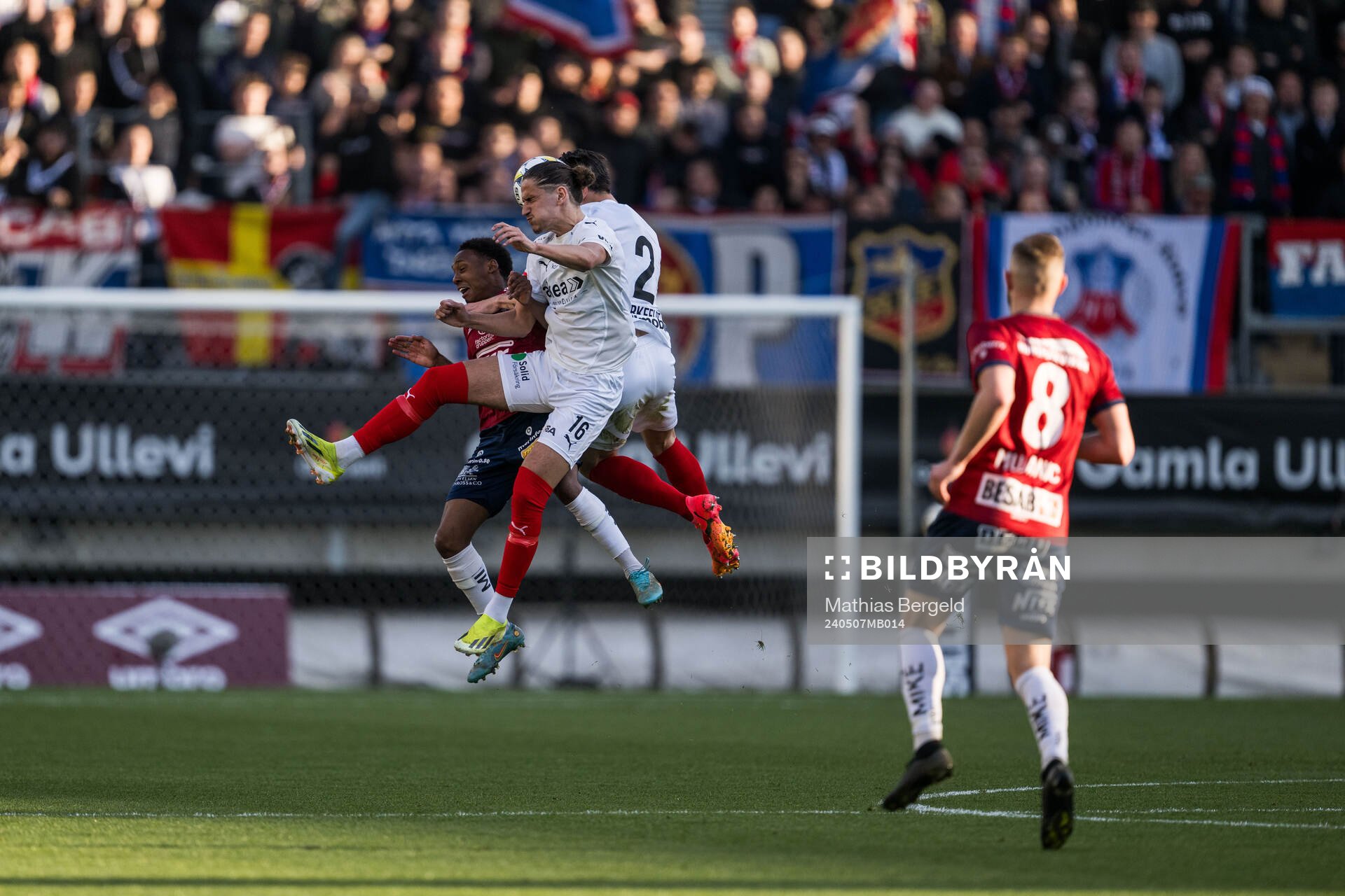 Örgrytes Aydarus Abukar och Helsingborgs Ervin Gigovic och