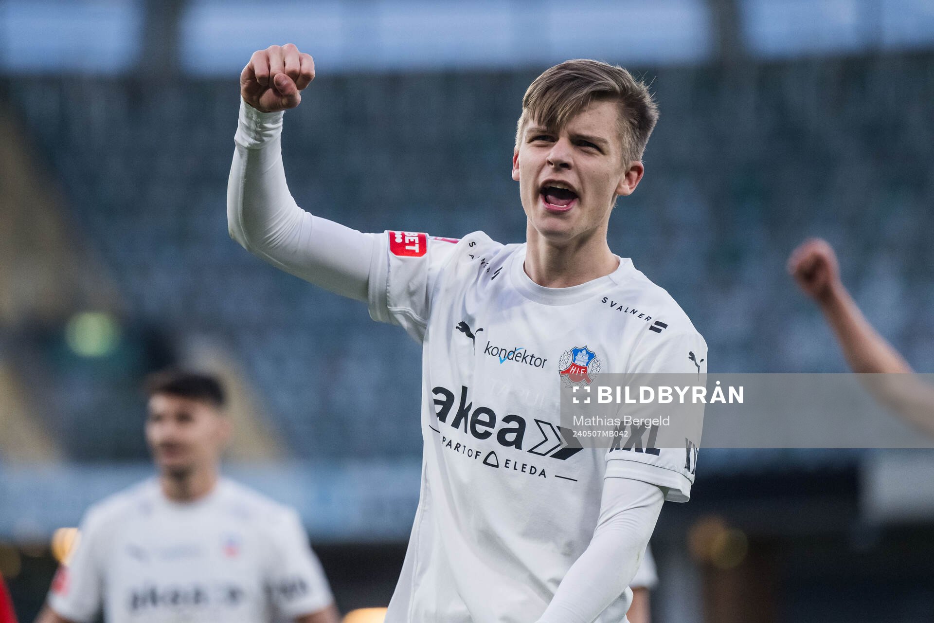 Helsingborgs Adrian Svanbäck jublar efter fotbollsmatchen i Superettan mellan Örgryte och Helsingborg den 7 maj 2024 i Göteborg. 