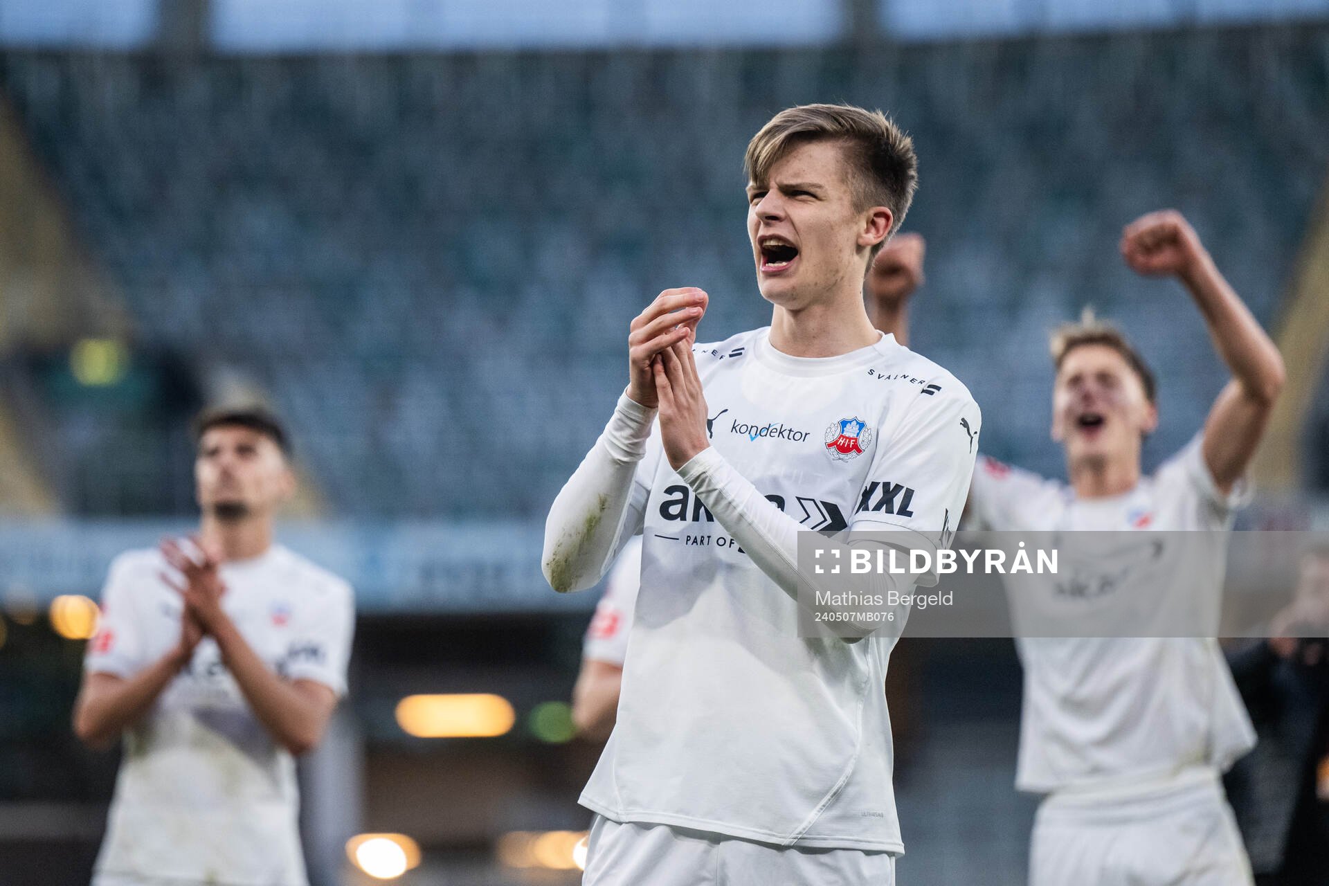 Helsingborgs Adrian Svanbäck jublar efter fotbollsmatchen i Superettan mellan Örgryte och Helsingborg den 7 maj 2024 i Göteborg. 