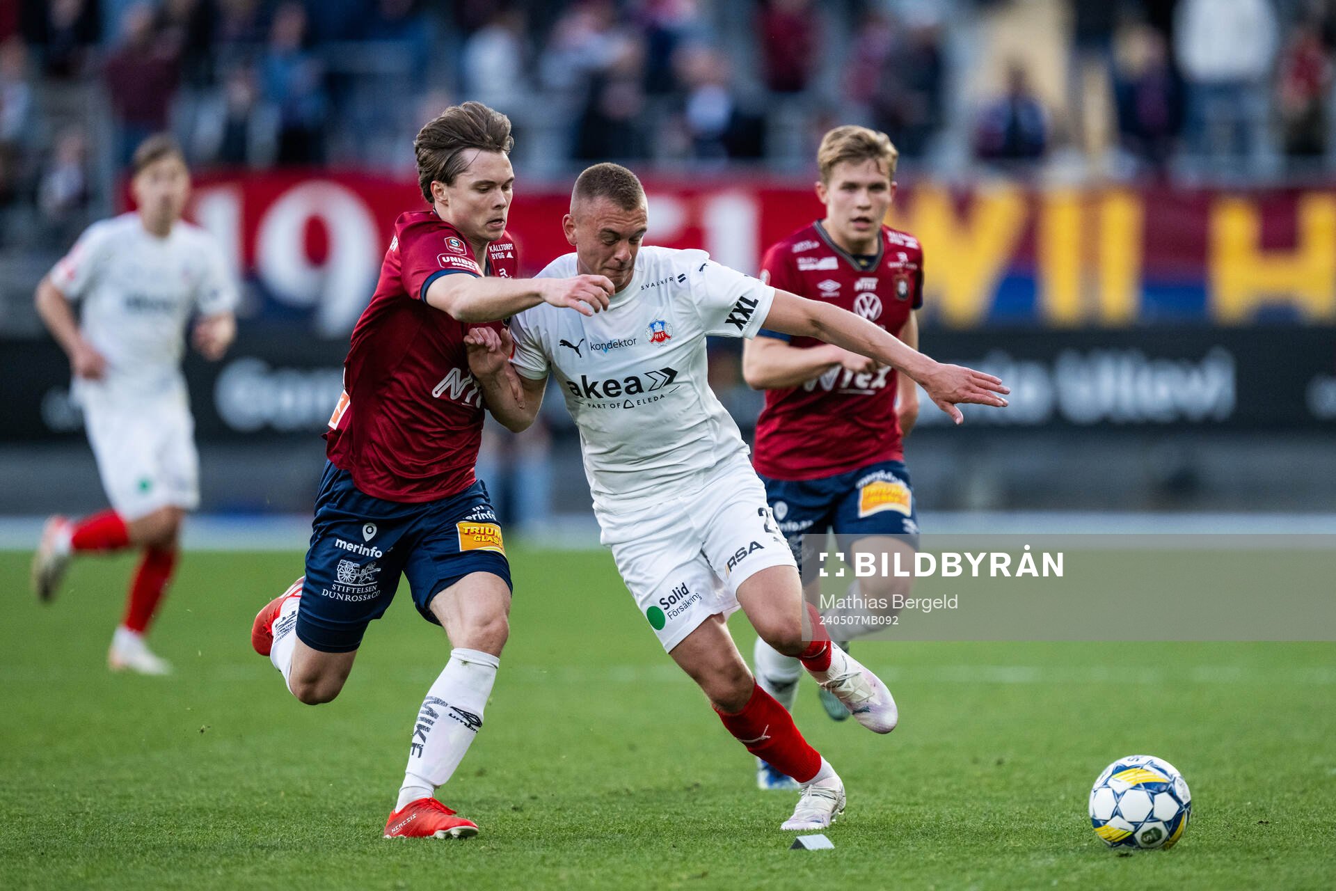 Örgrytes Linus Tagesson och Helsingborgs Dennis Olsson