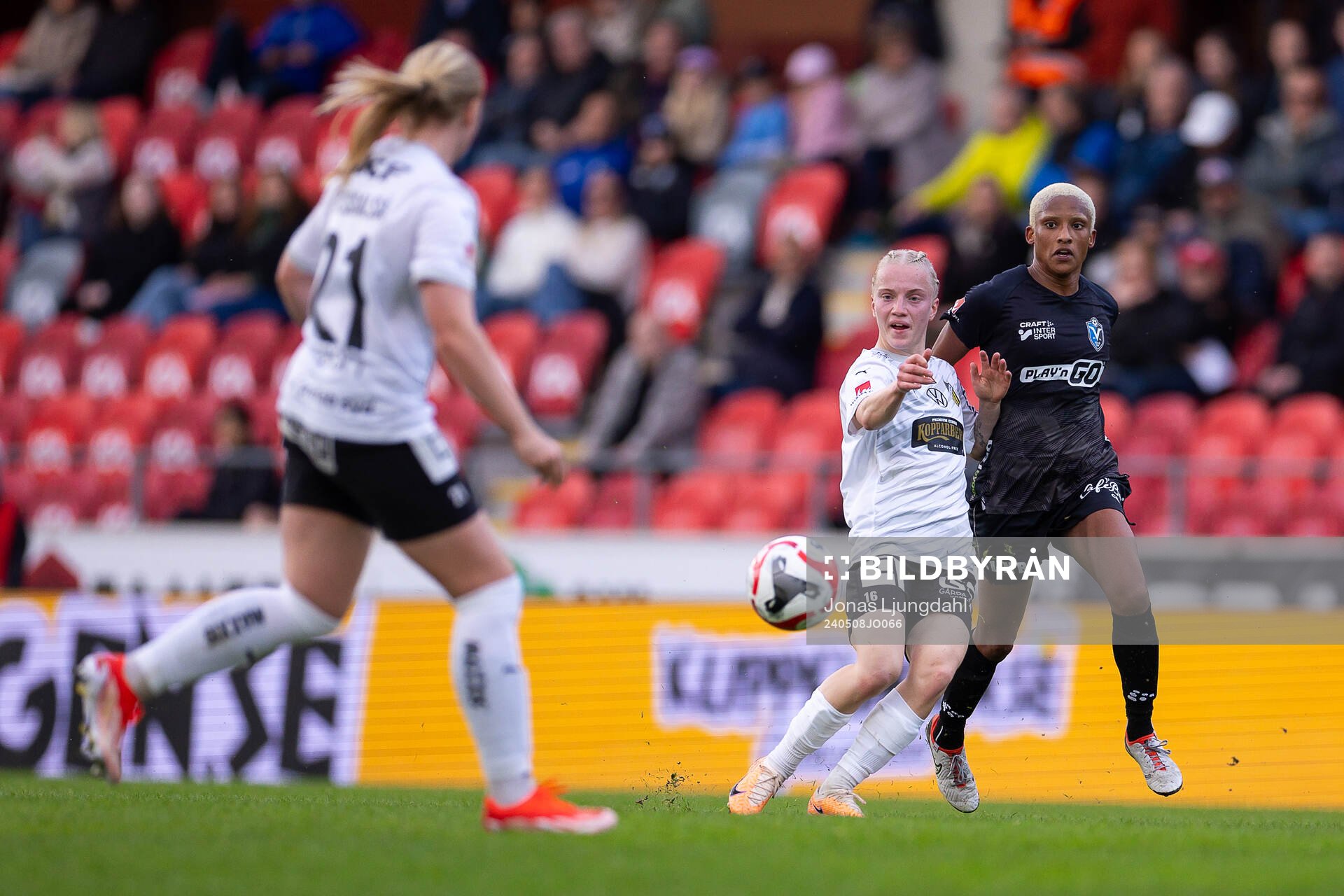 Häckens Anna Sandberg och Växjö DFFs Eva Dessislava Dupuy