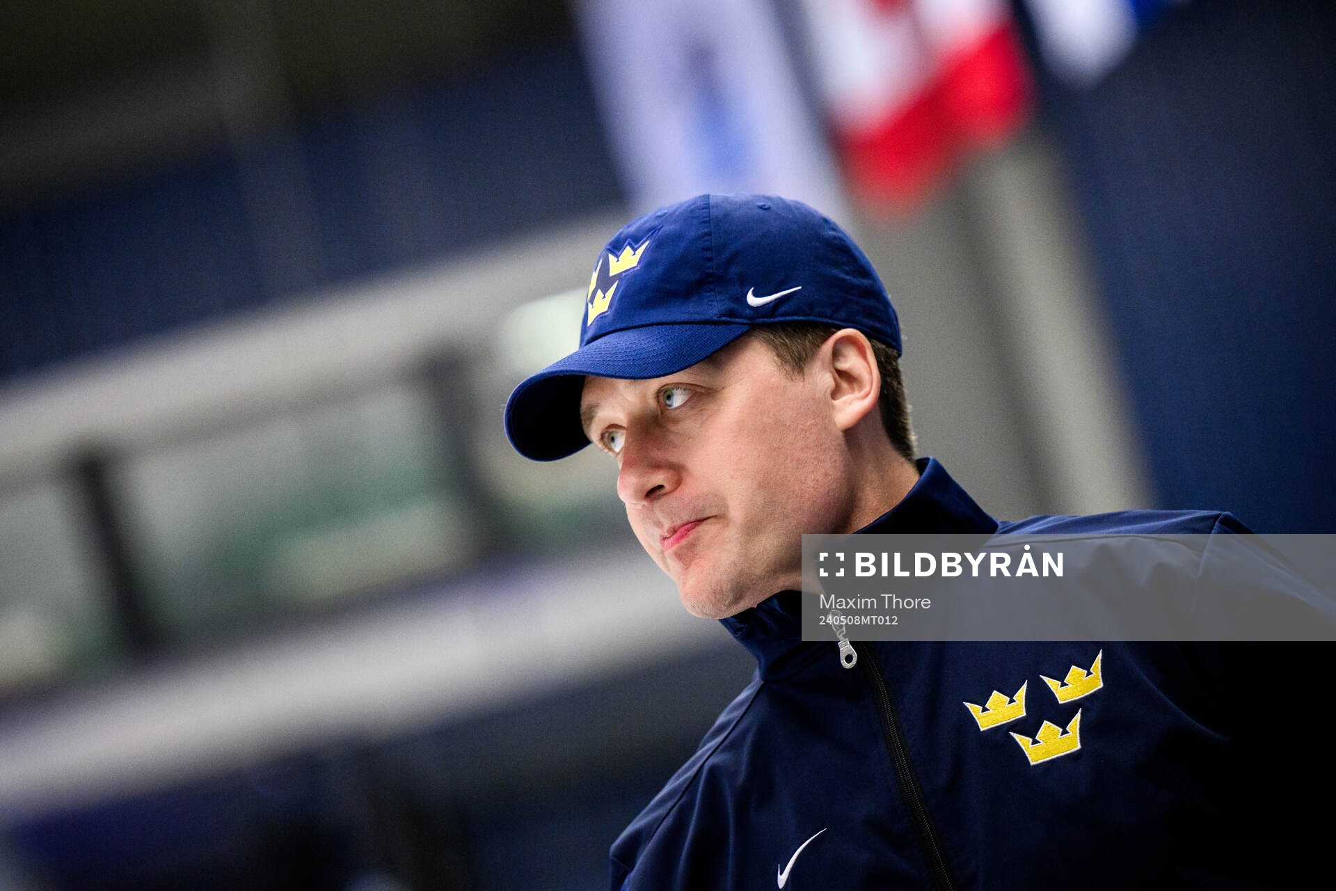 Head coach Sam Hallam of Sweden at a practice session