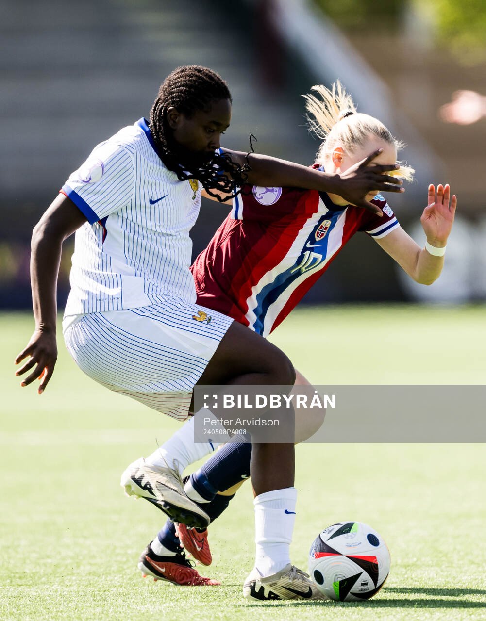 Anais Ebayilin of France and Anny Kerim-Lindland of Norway