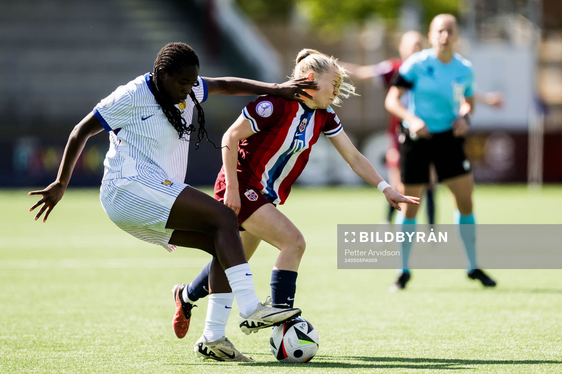 Anais Ebayilin of France and Anny Kerim-Lindland of Norway