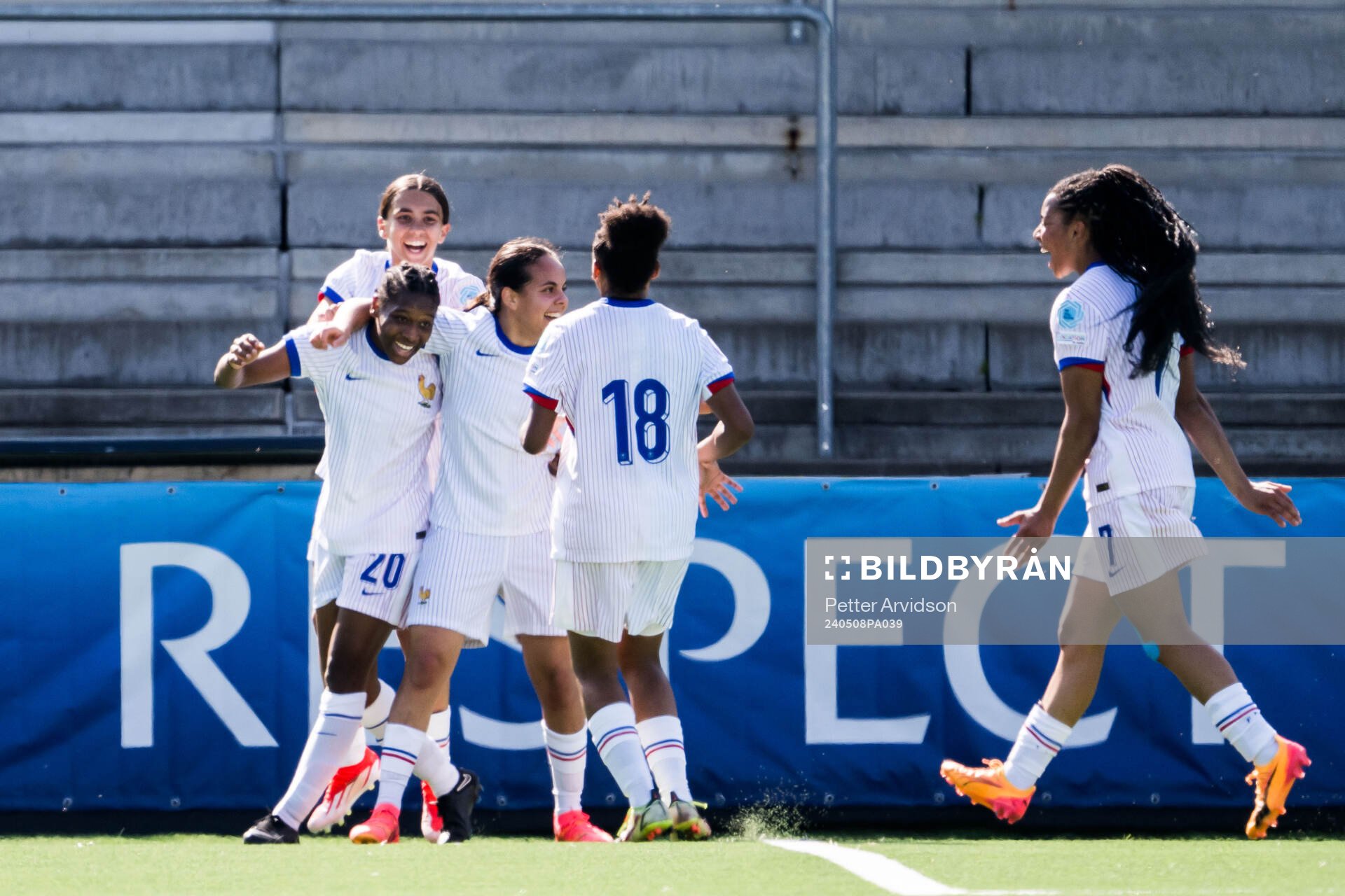 Mymithye Bironien of France celebrates