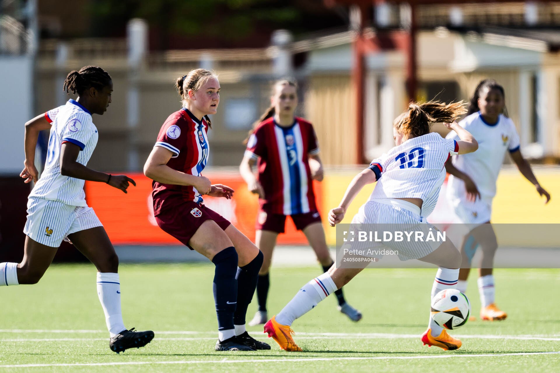 Tuva Olaussen Sagen of Norway and Lina Gay of France