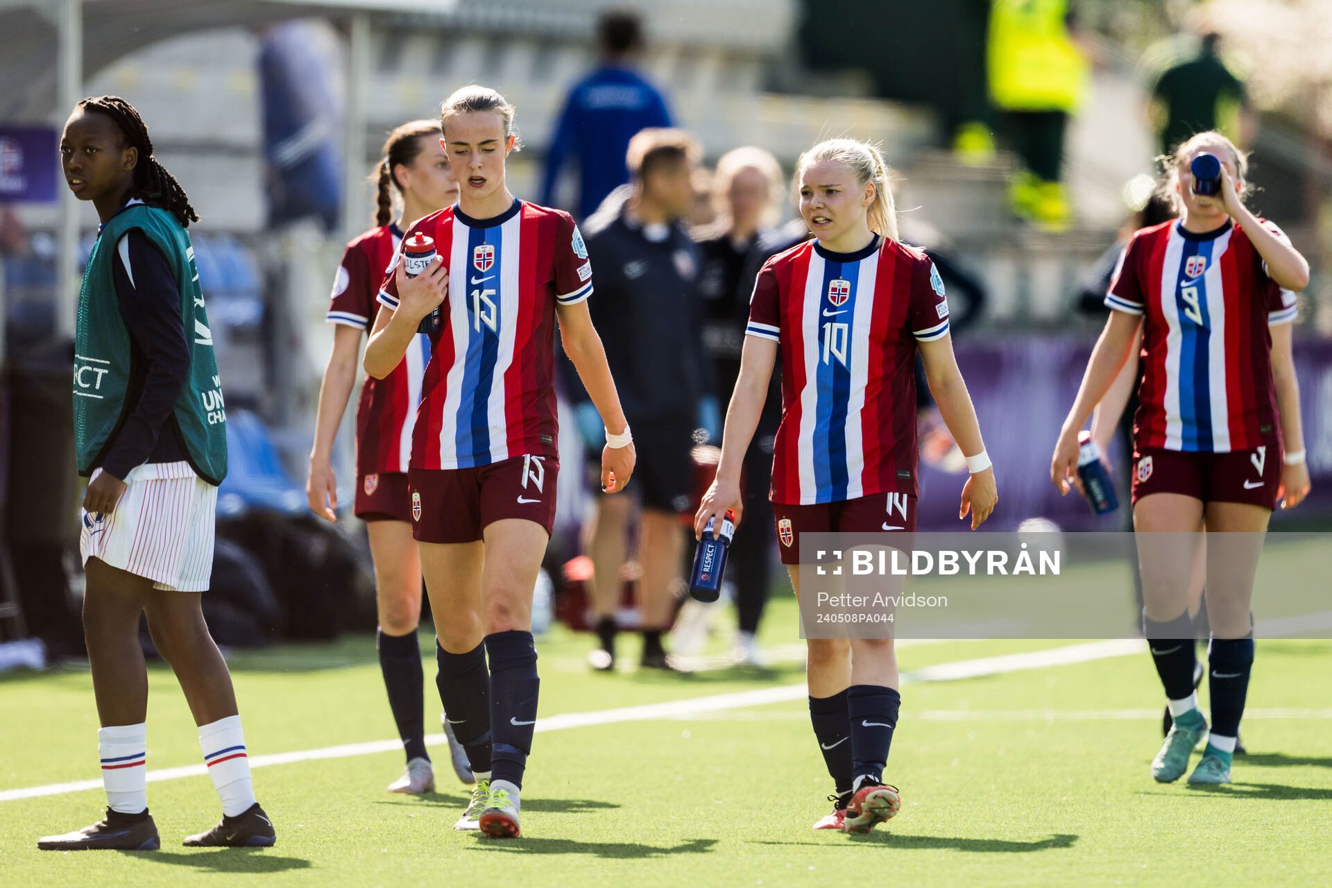 Elle Ulstein and Anny Kerim-Lindland of Norway looks