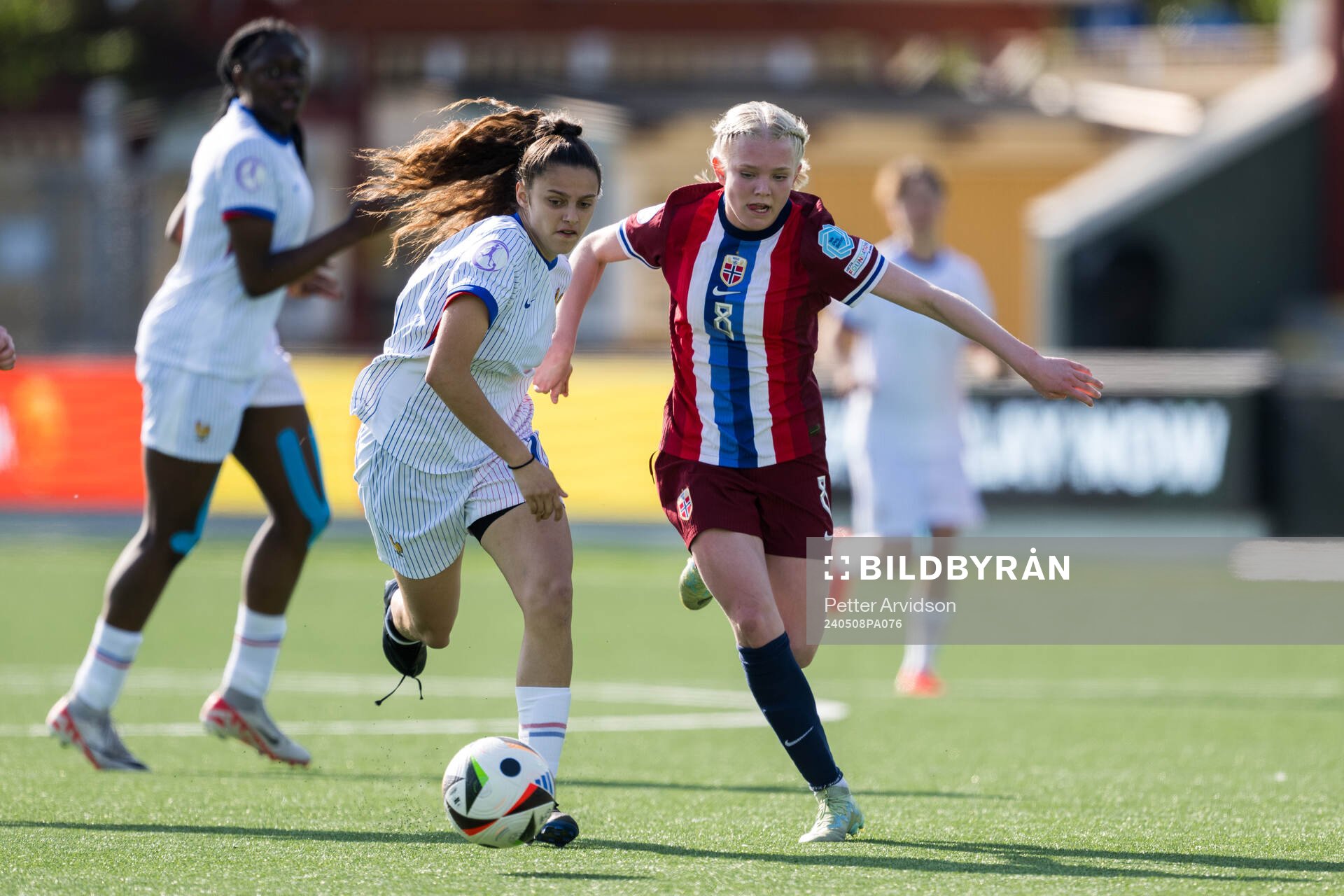 Léa Sylejmani of France and Linnea Holmesveen Moen of Norway during the UEFA European Women’s Under-17 Championship match between Norway and France on May 8, 2024 in Malmö.