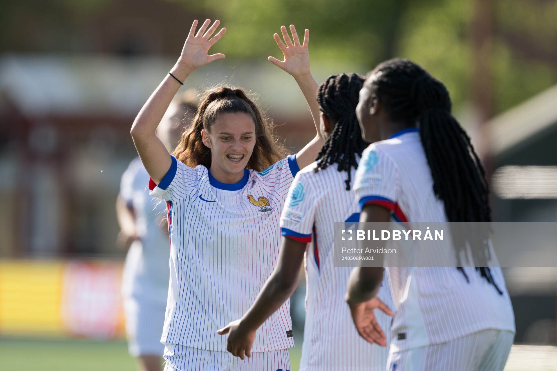 Léa Sylejmani and Djenna Léna Tene of France celebrate