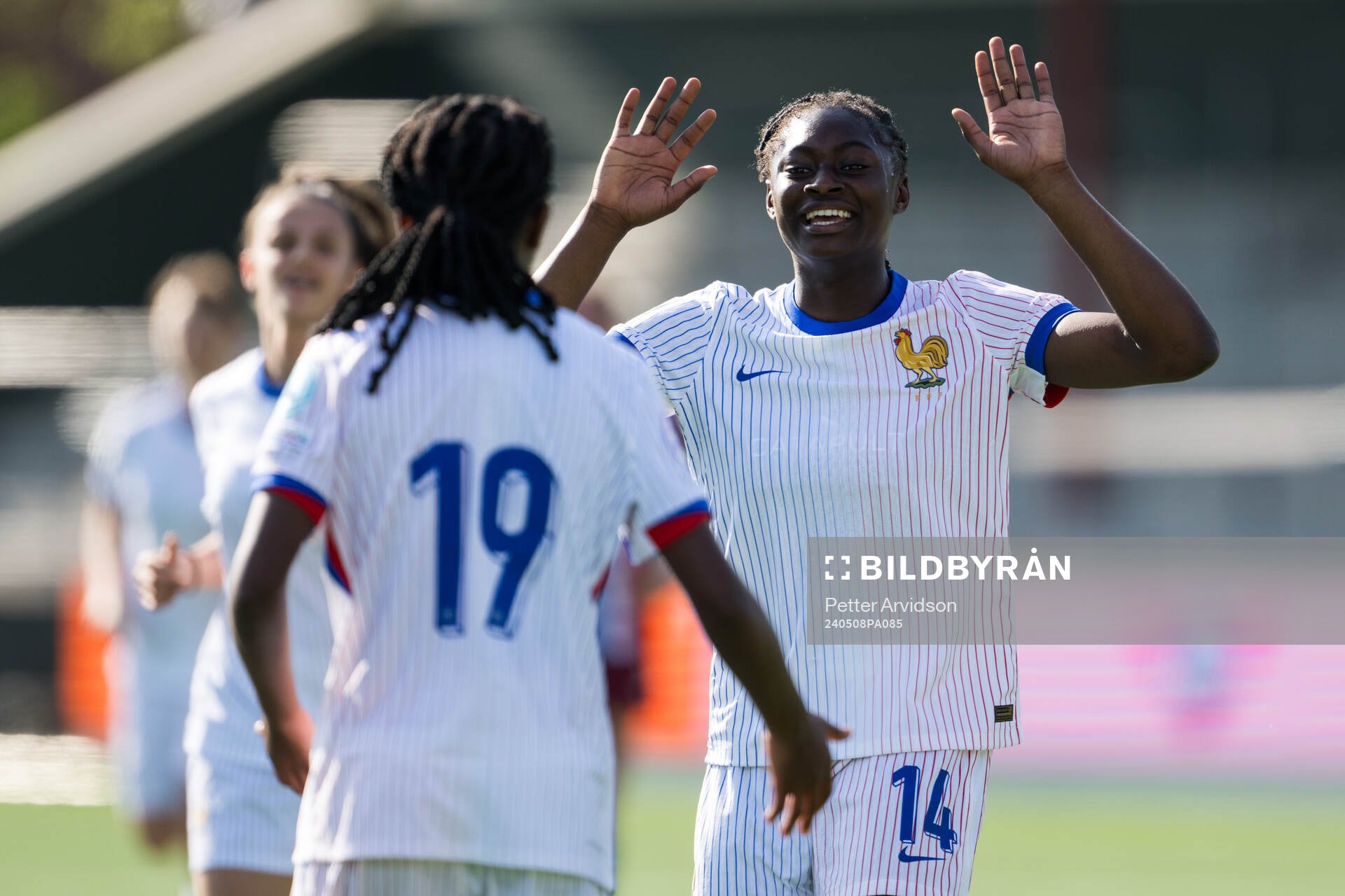 Rachael Abedini of France celebrates