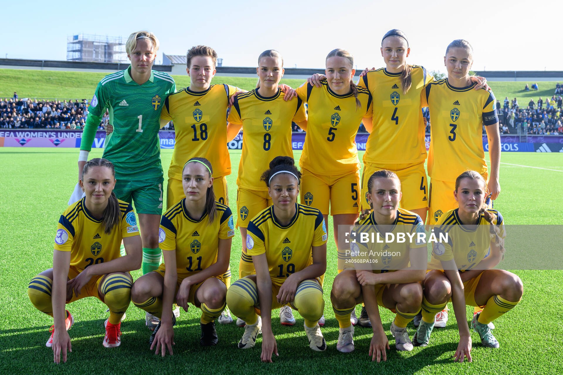 The starting eleven of Sweden pose for a photo