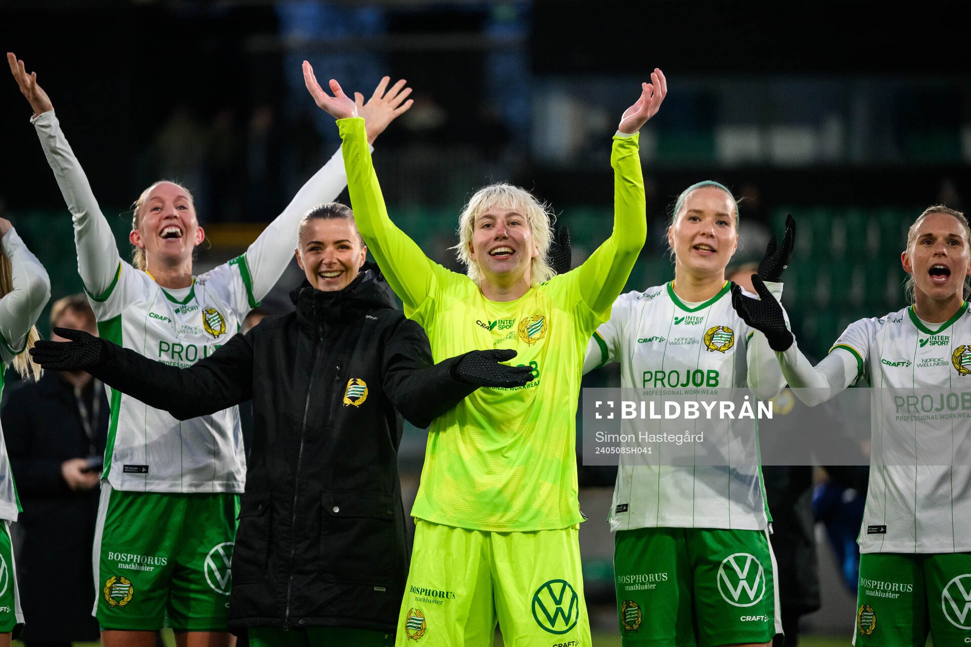 Hammarbys målvakt Moa Edrud jublar