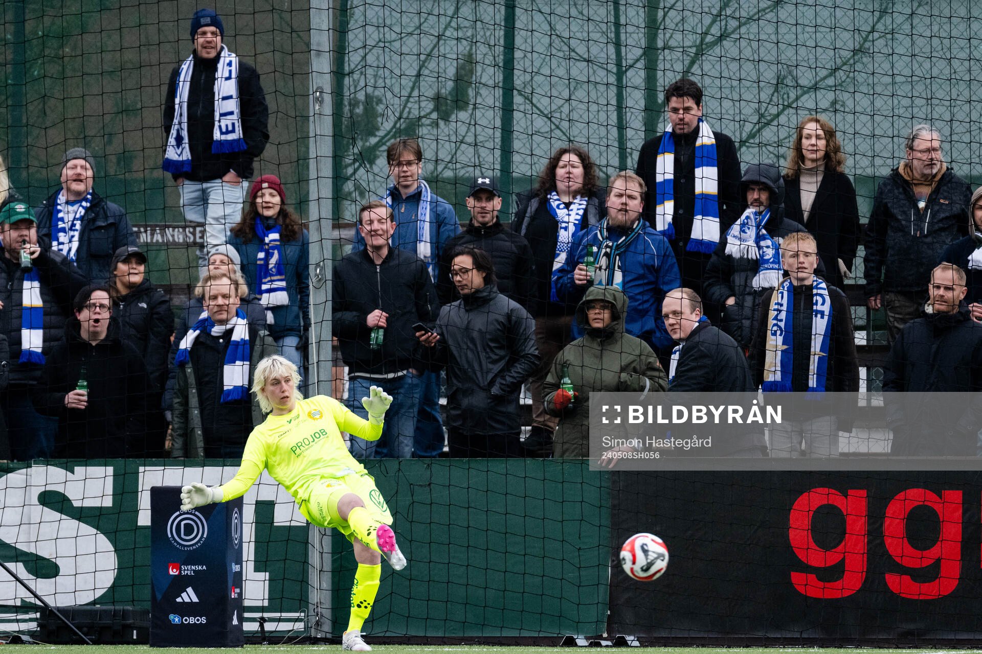 Hammarbys målvakt Moa Edrud framför IFK Norrköpings