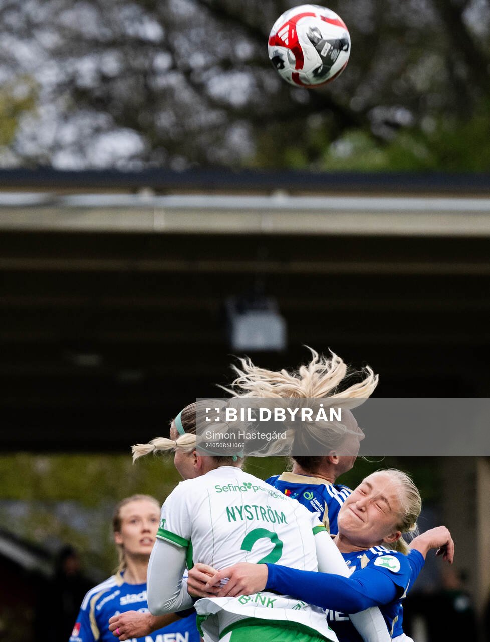 Hammarbys Eva Nyström och IFK Norrköpings Wilma Leidhammar