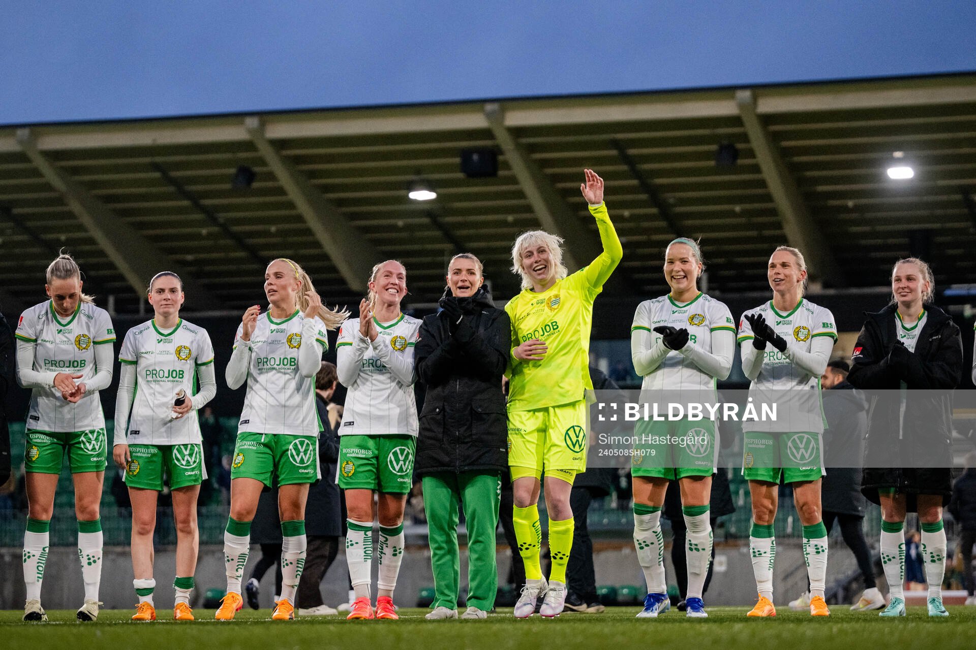 Hammarby spelare  jublar
