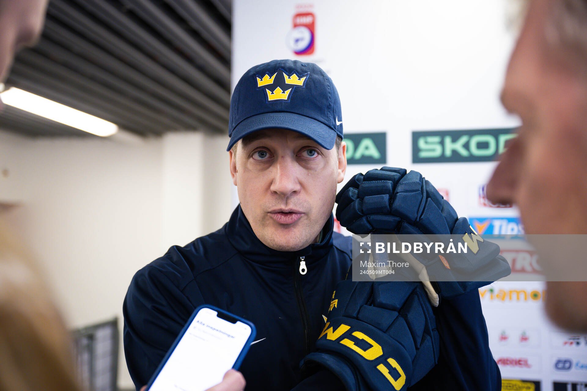 Head coach Sam Hallam of Sweden