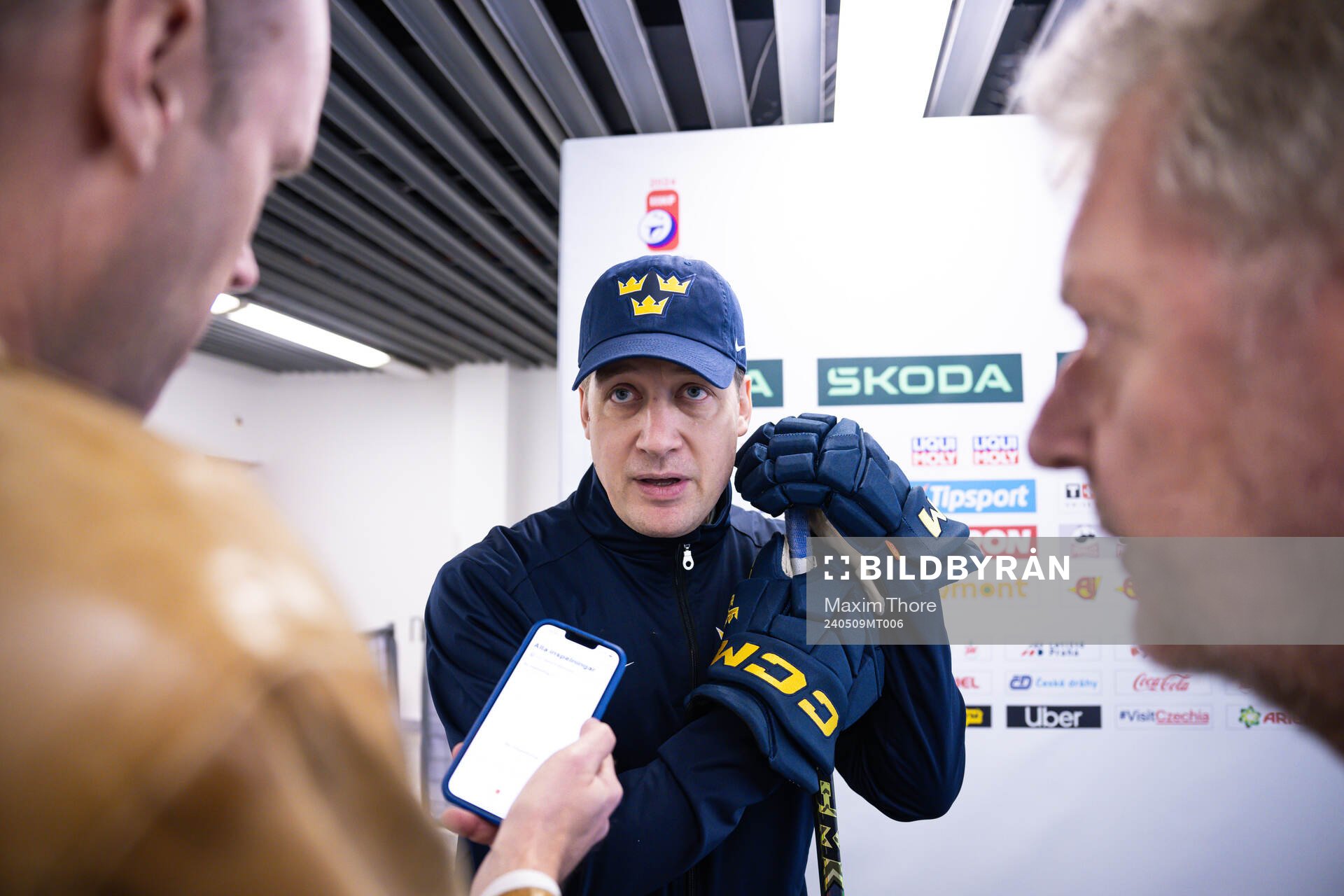 Head coach Sam Hallam of Sweden