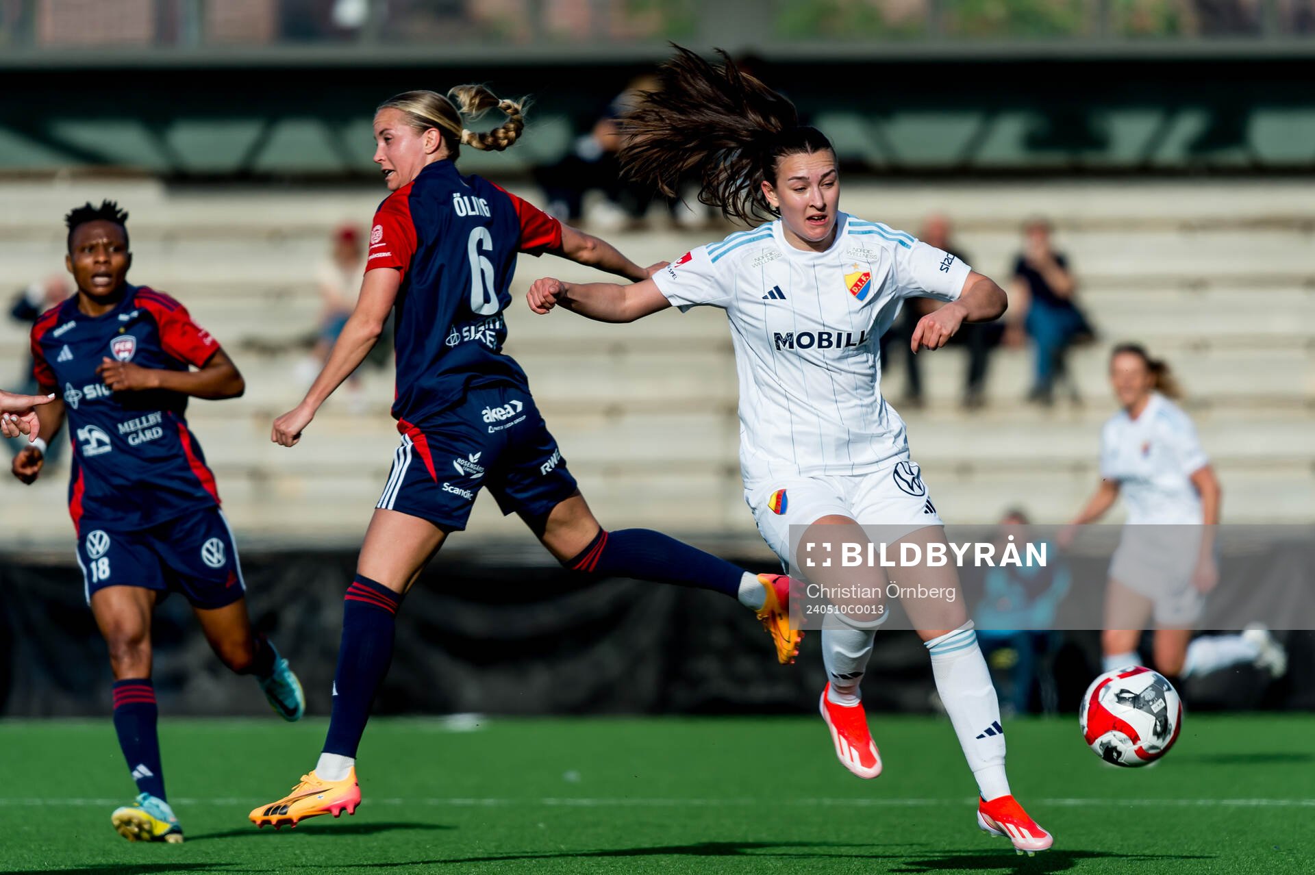 Djurgårdens Lucia Duras och FC Rosengårds Ria Noora