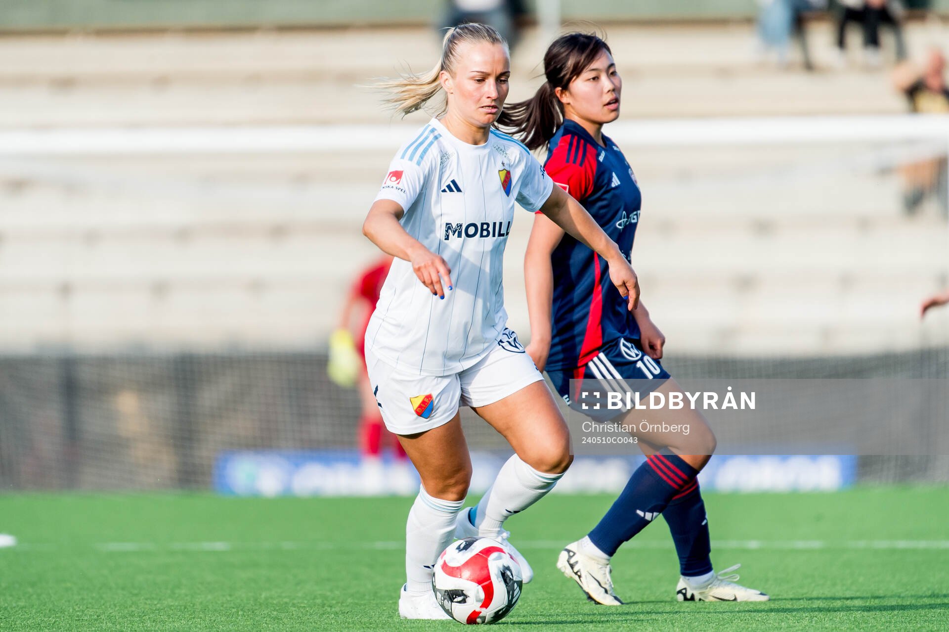 Djurgårdens Tove Almqvist och FC Rosengårds Momoko