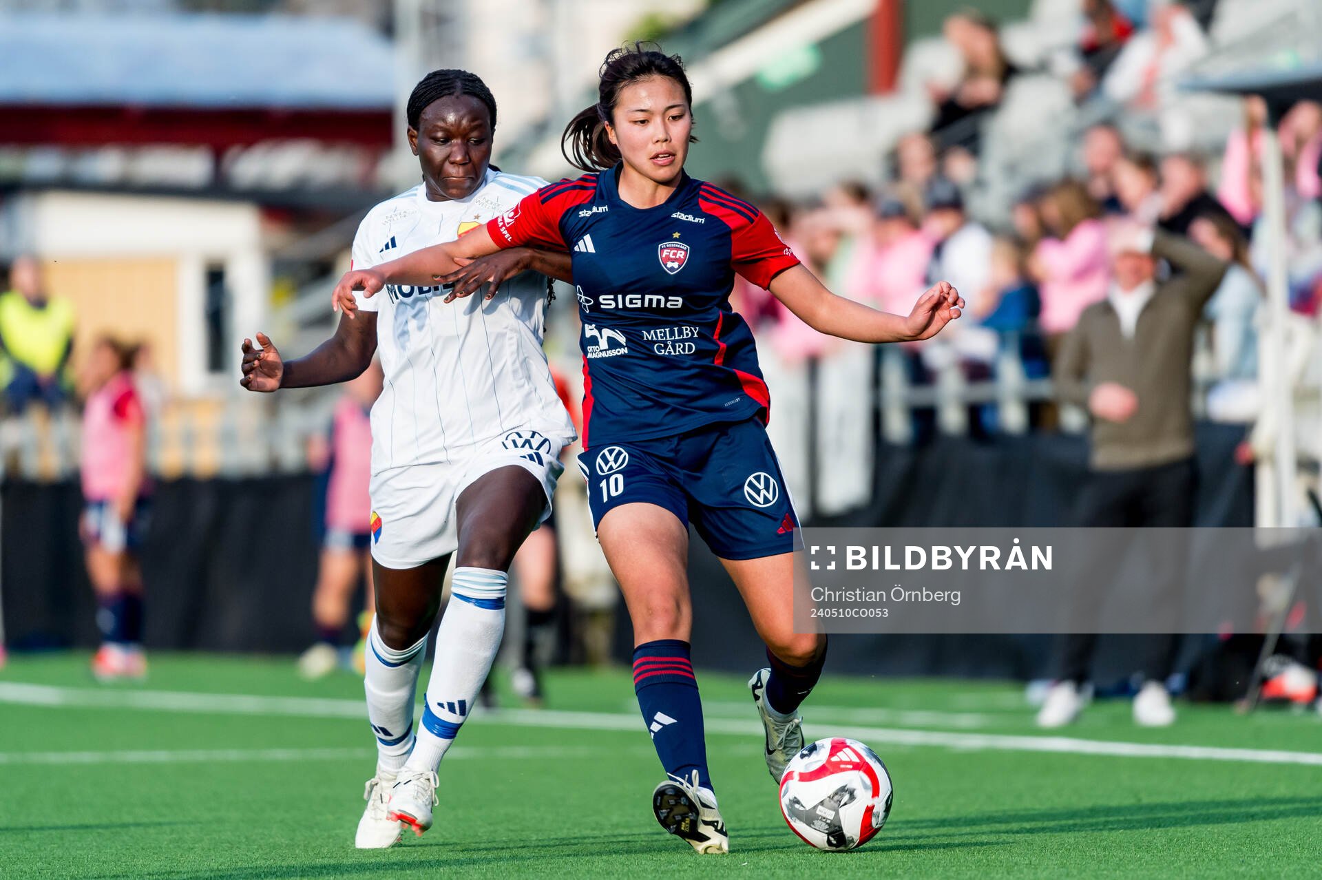 Djurgårdens Sura Yekka och FC Rosengårds Momoko Tanikawa