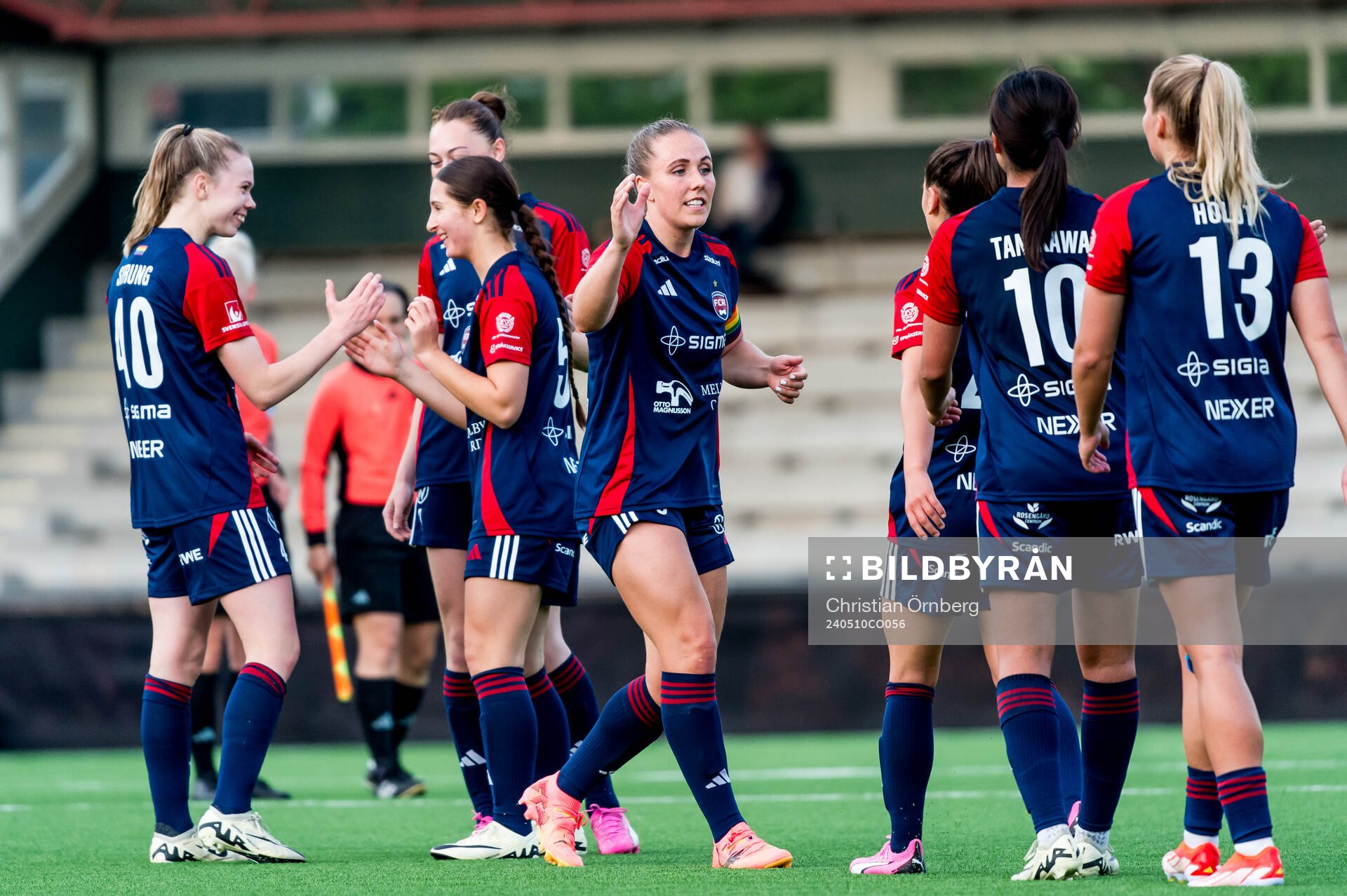 FC Rosengårds spelare jublar