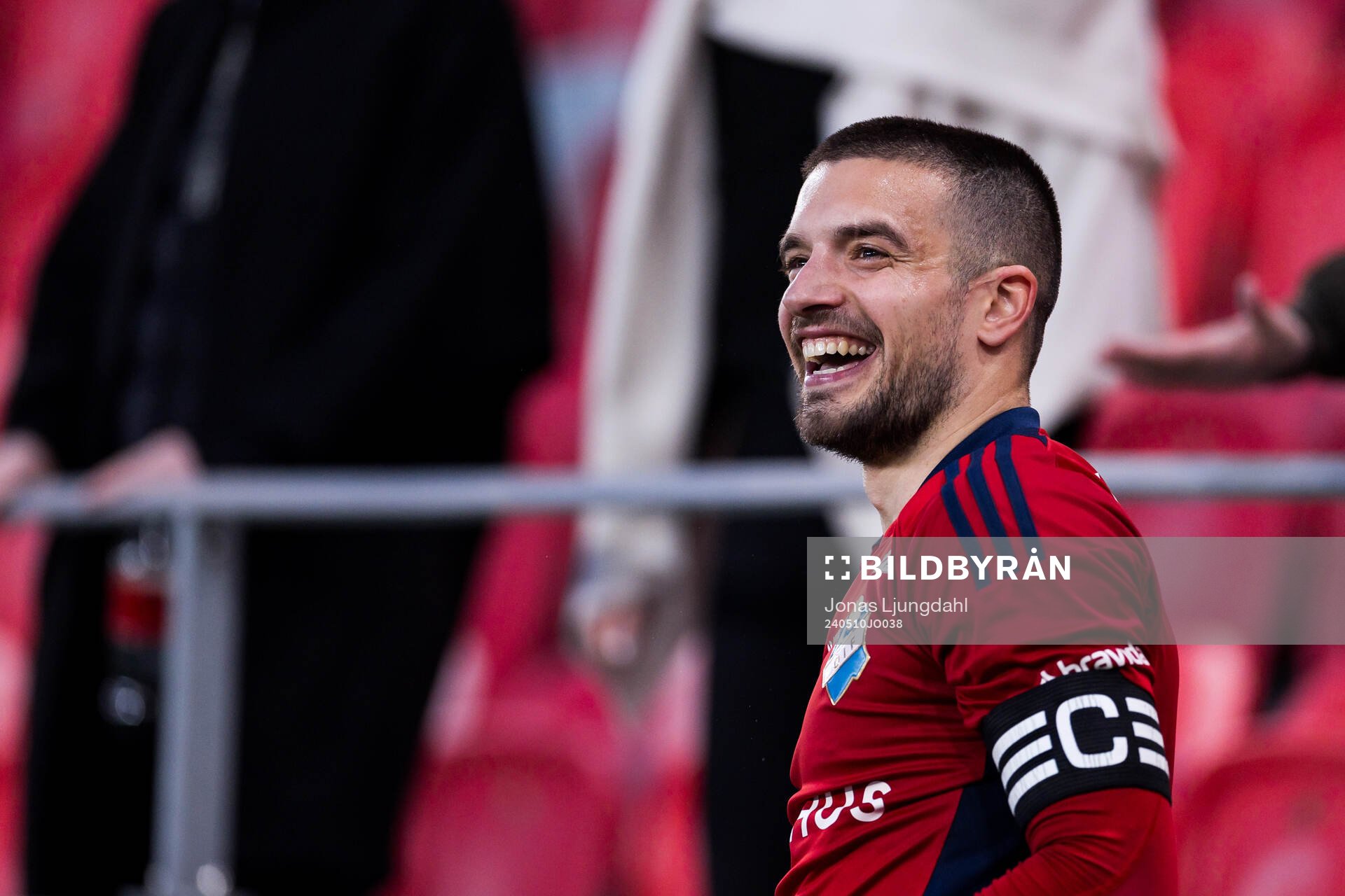 Östers Vladimir Rodic jublar efter fotbollsmatchen i Superettan mellan Öster och IK Oddevold den 10 maj 2024 i Växjö. 