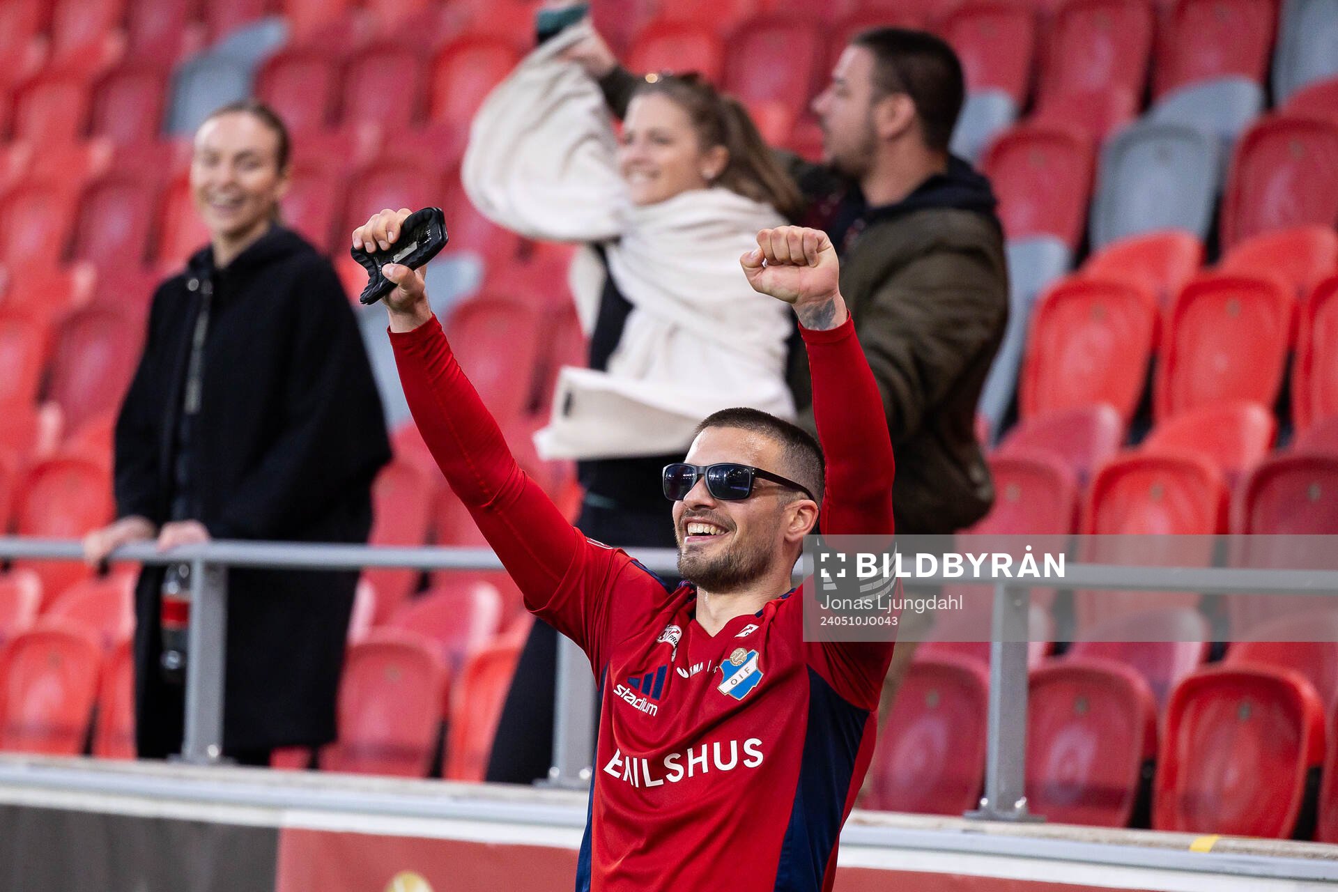 Östers Vladimir Rodic jublar efter fotbollsmatchen i Superettan mellan Öster och IK Oddevold den 10 maj 2024 i Växjö. 