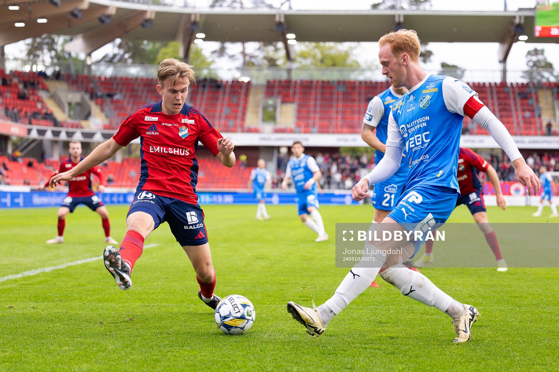 Östers Adam Herdonsson och IK Oddevolds Viktor Kruger