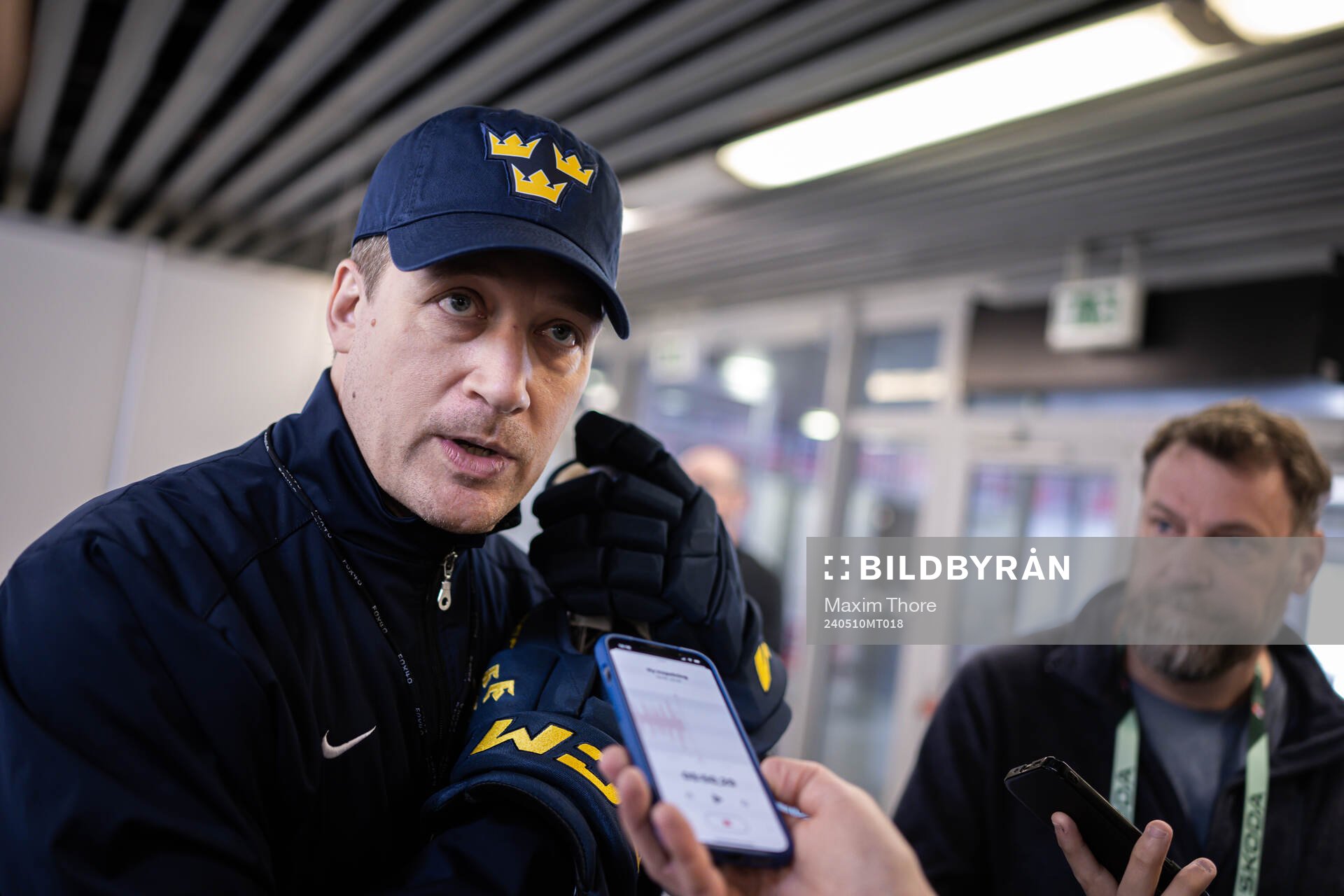 Head coach Sam Hallam of Sweden