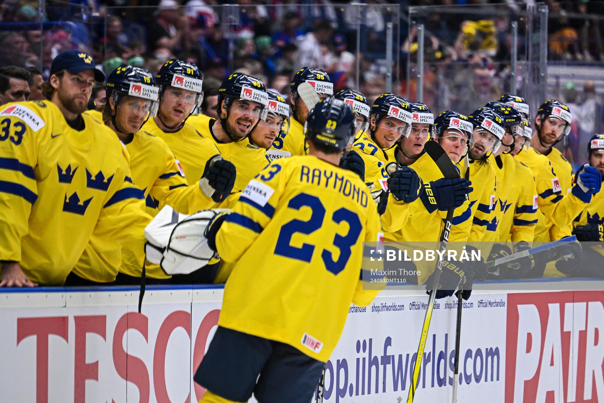 Lucas Raymond of Sweden celebrate the 2-0 goal with