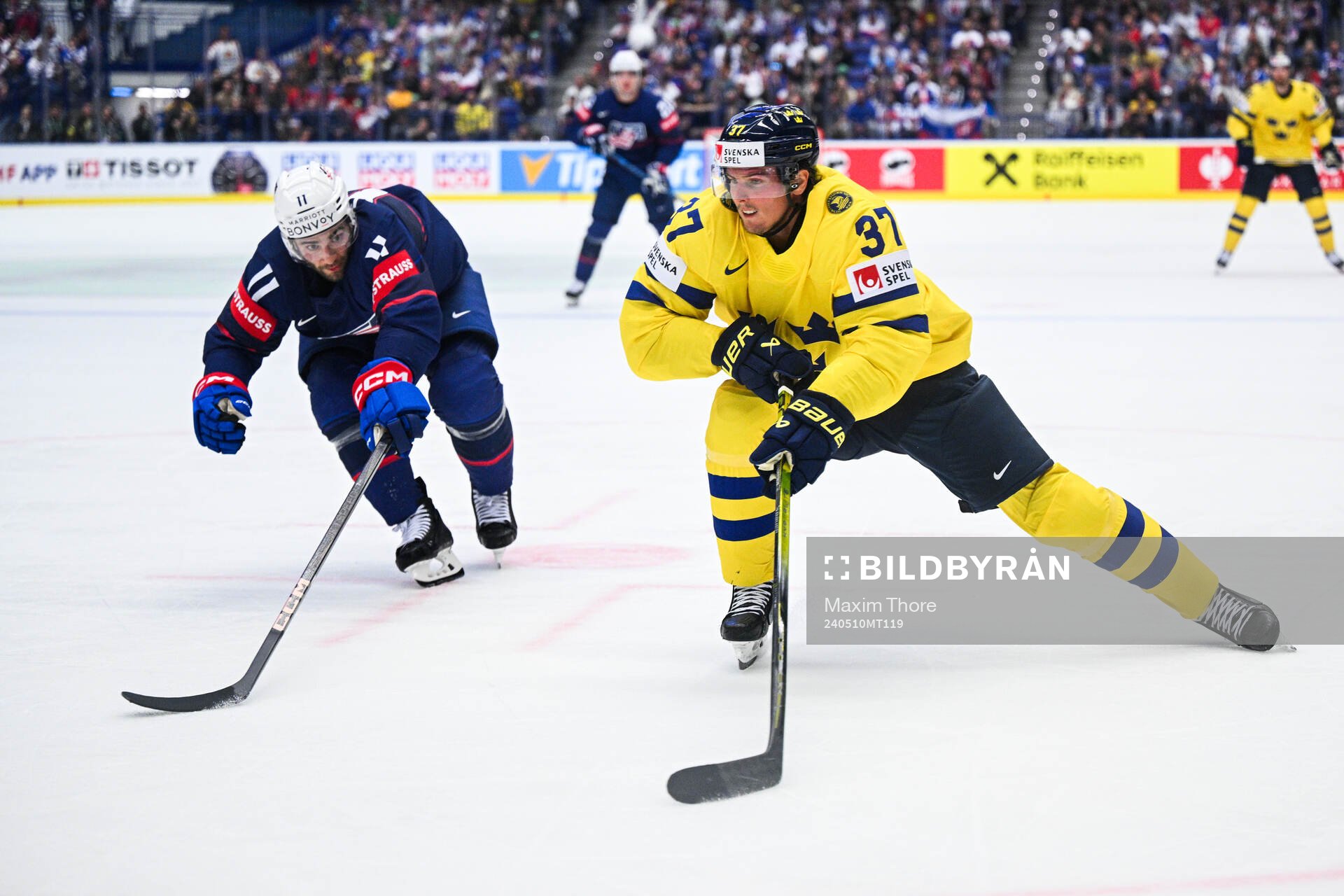 Luke Kusin of USA and Isac Lundeström of Sweden