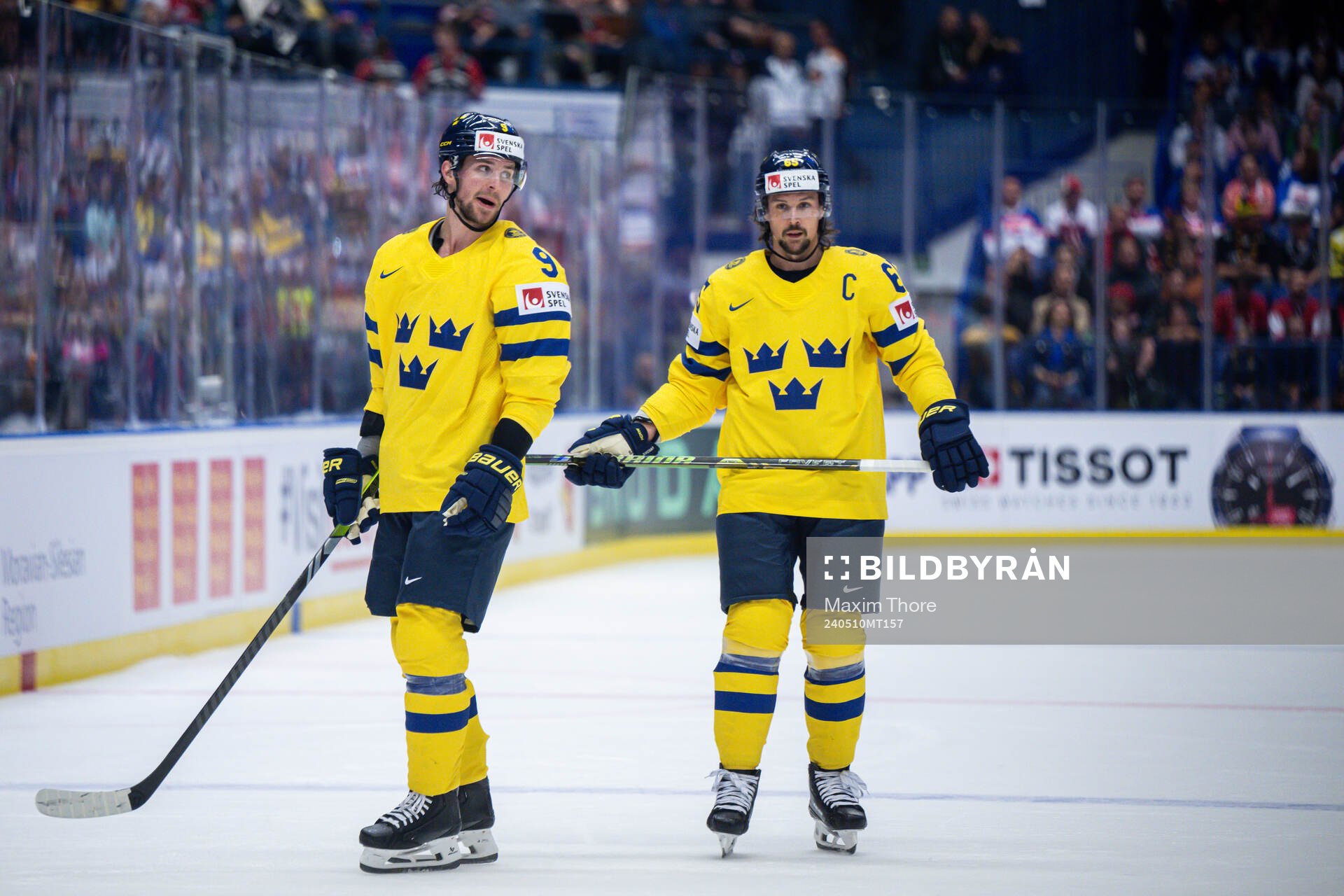 Adrian Kempe and Erik Karlsson of Sweden