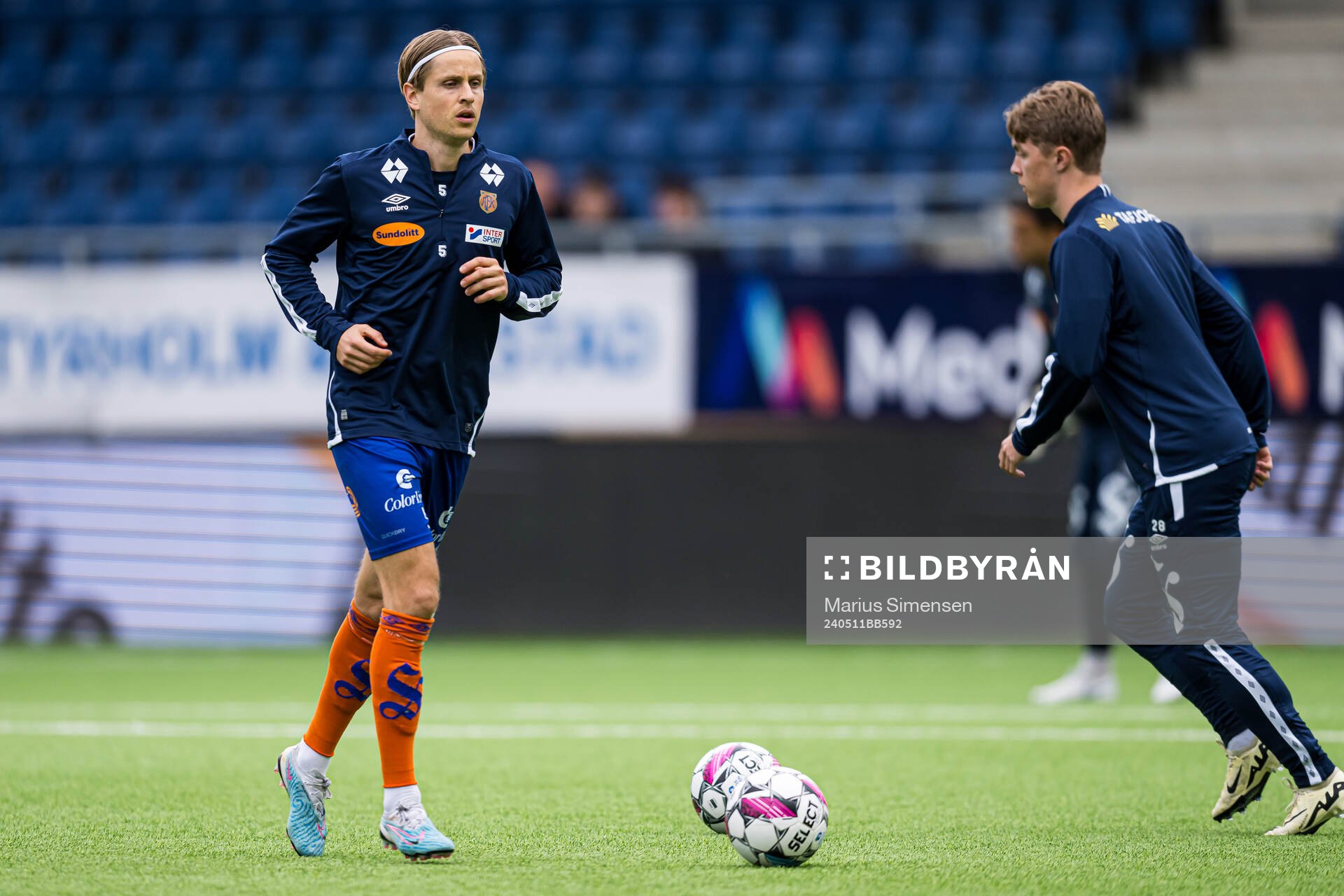 Thomas Grøgaard of Aalesund warms up
