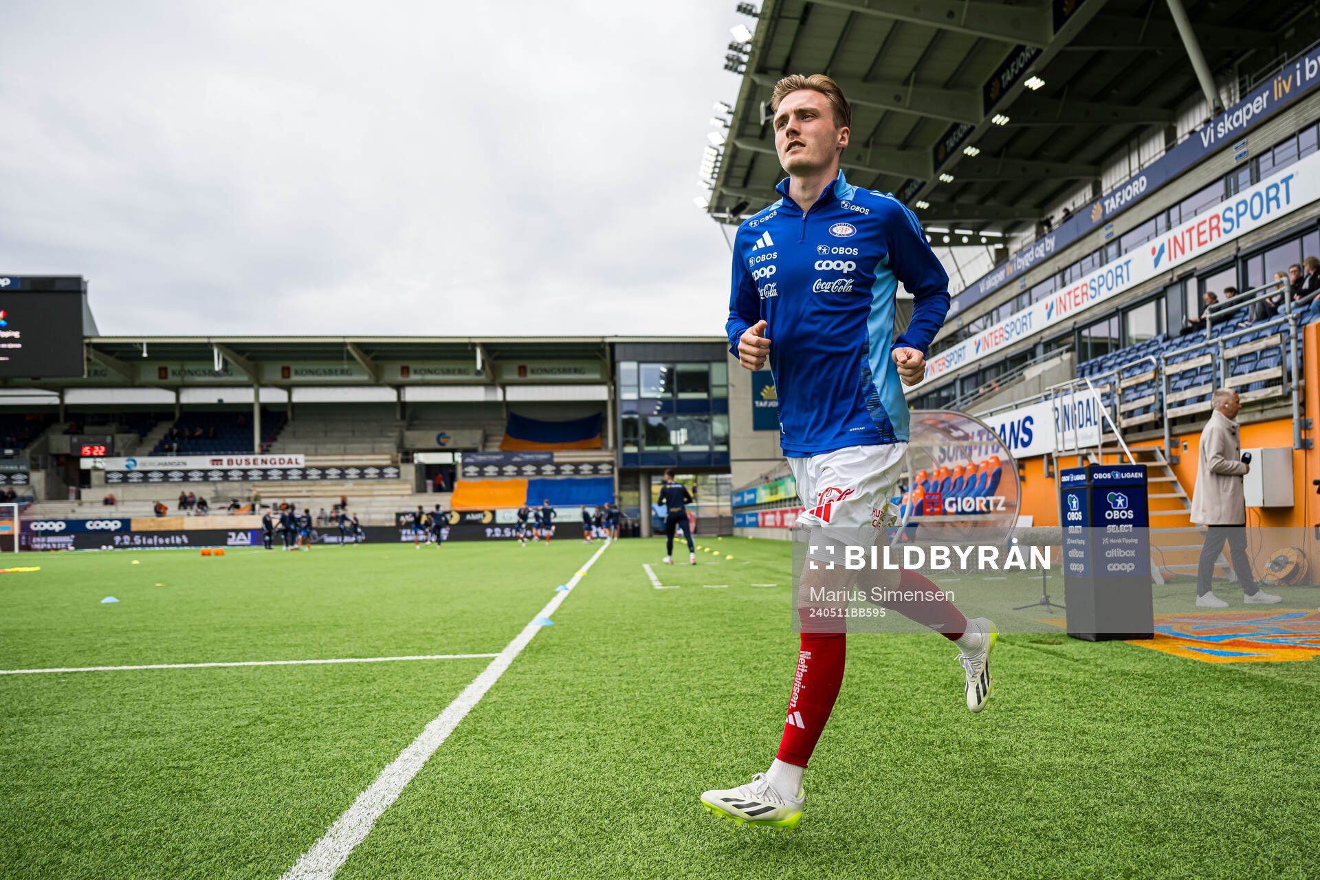 Christian Borchgrevink of Vålerenga warms up