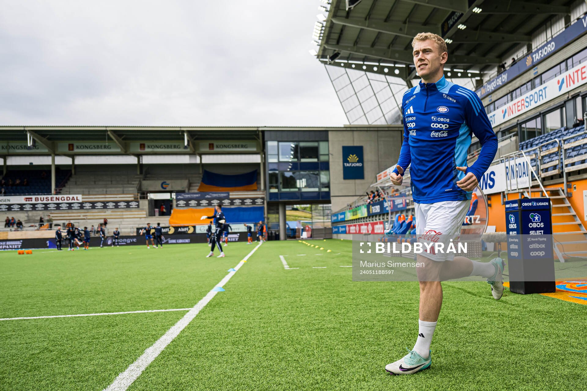 Henrik Bjørdal of Vålerenga warms up