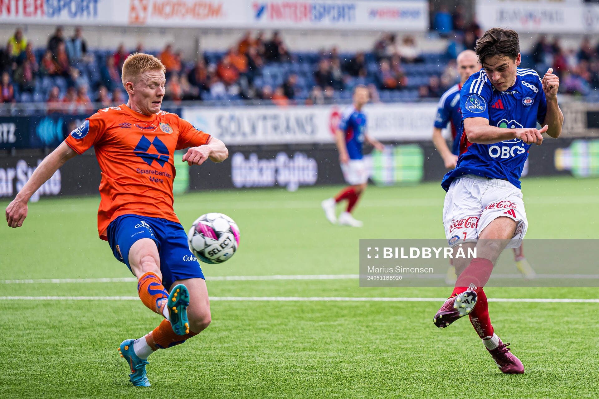 Magnus Riisnæs of Vålerenga scoring the 0-1 goal