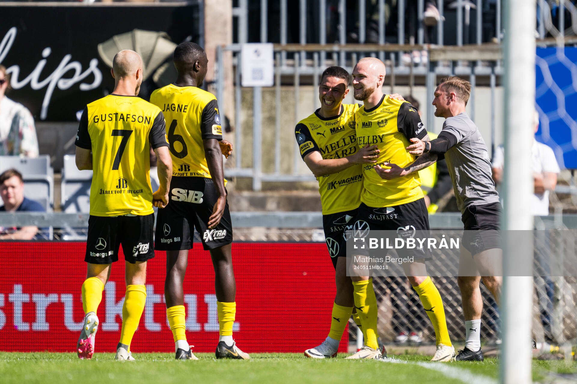 Mjällbys Adam Ståhl jublar