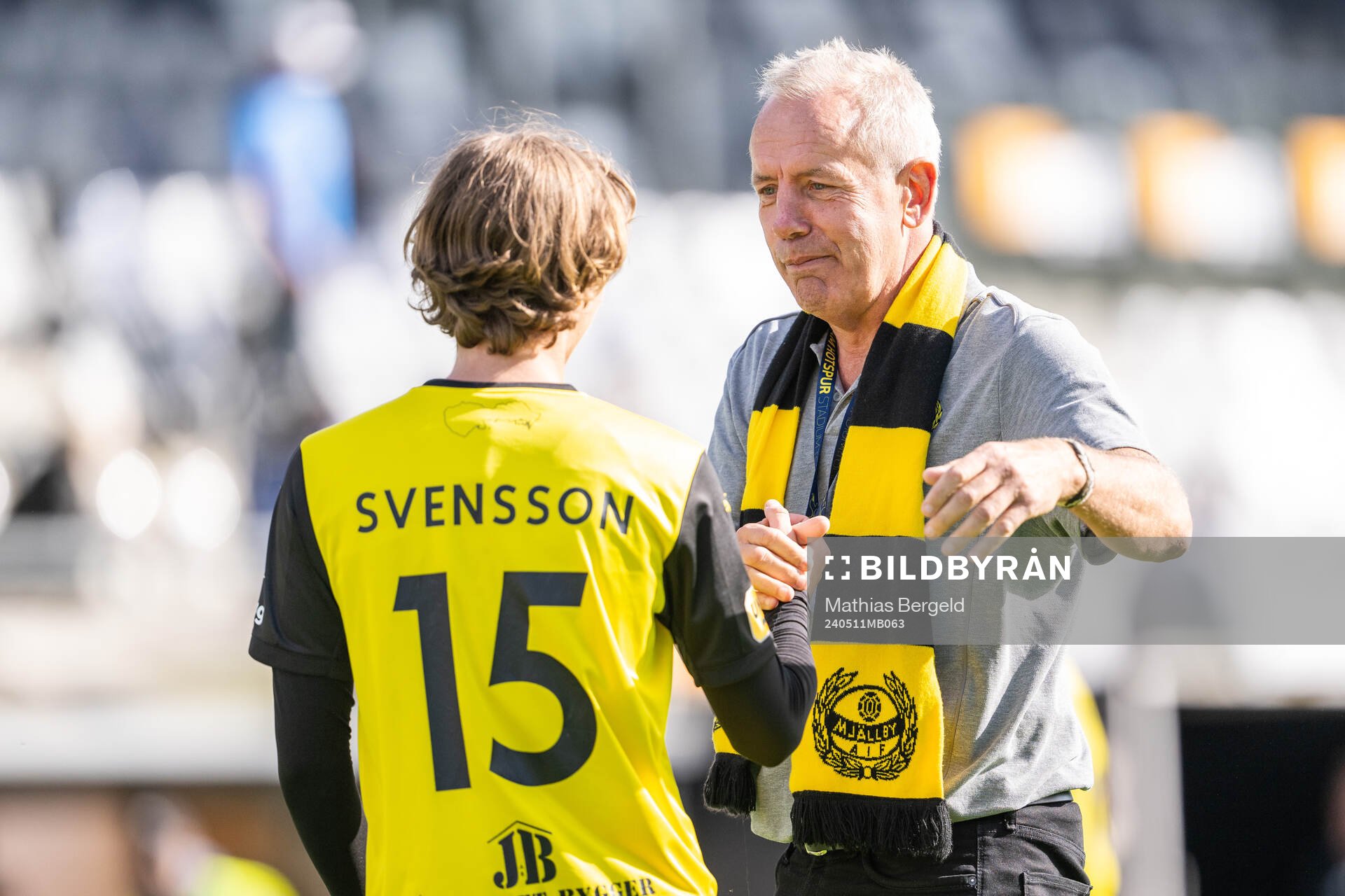 Mjällbys Liam Svensson och sportchef Hasse Larsson