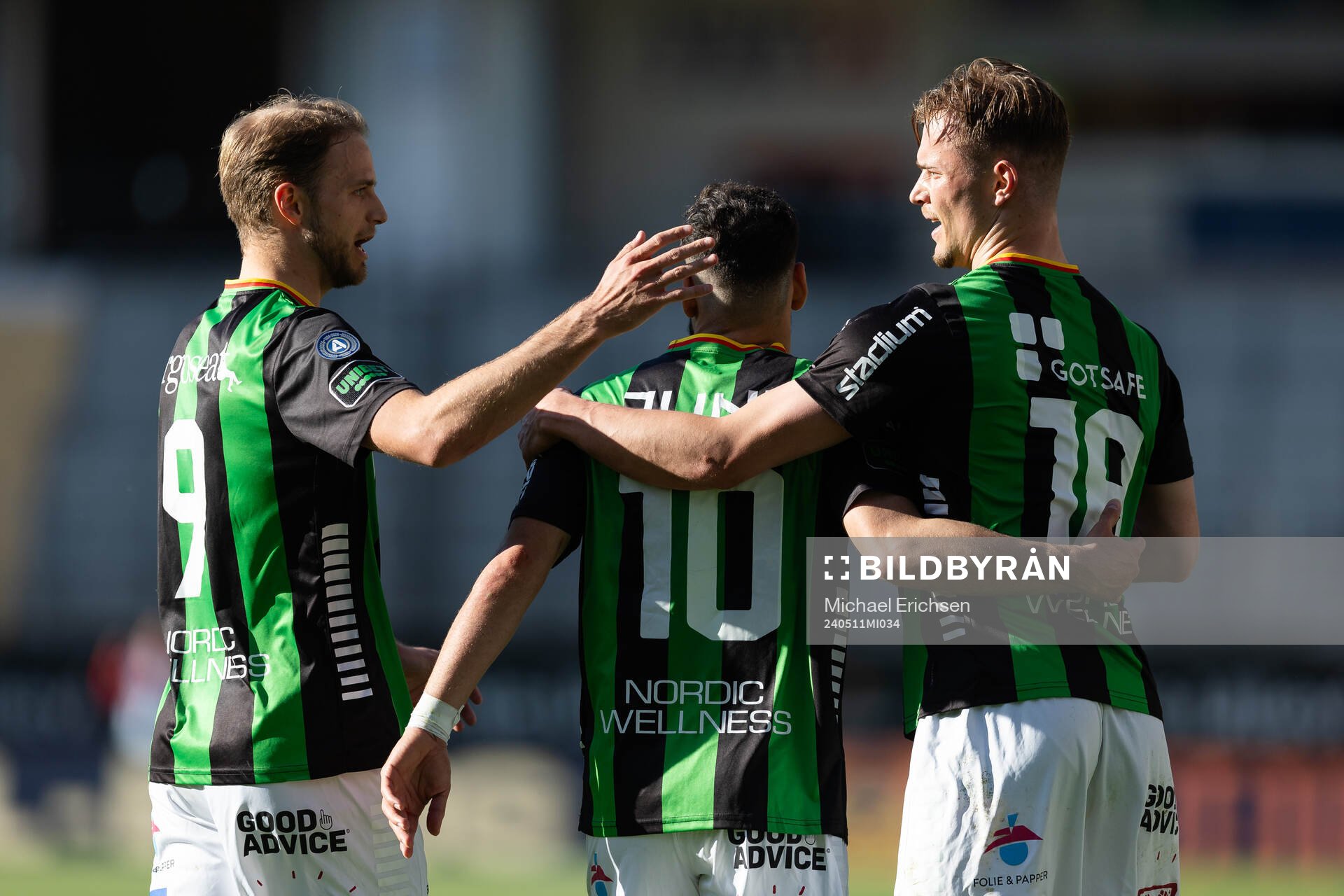 GAIS Alexander Ahl Holmström jublar ihop med Gustav