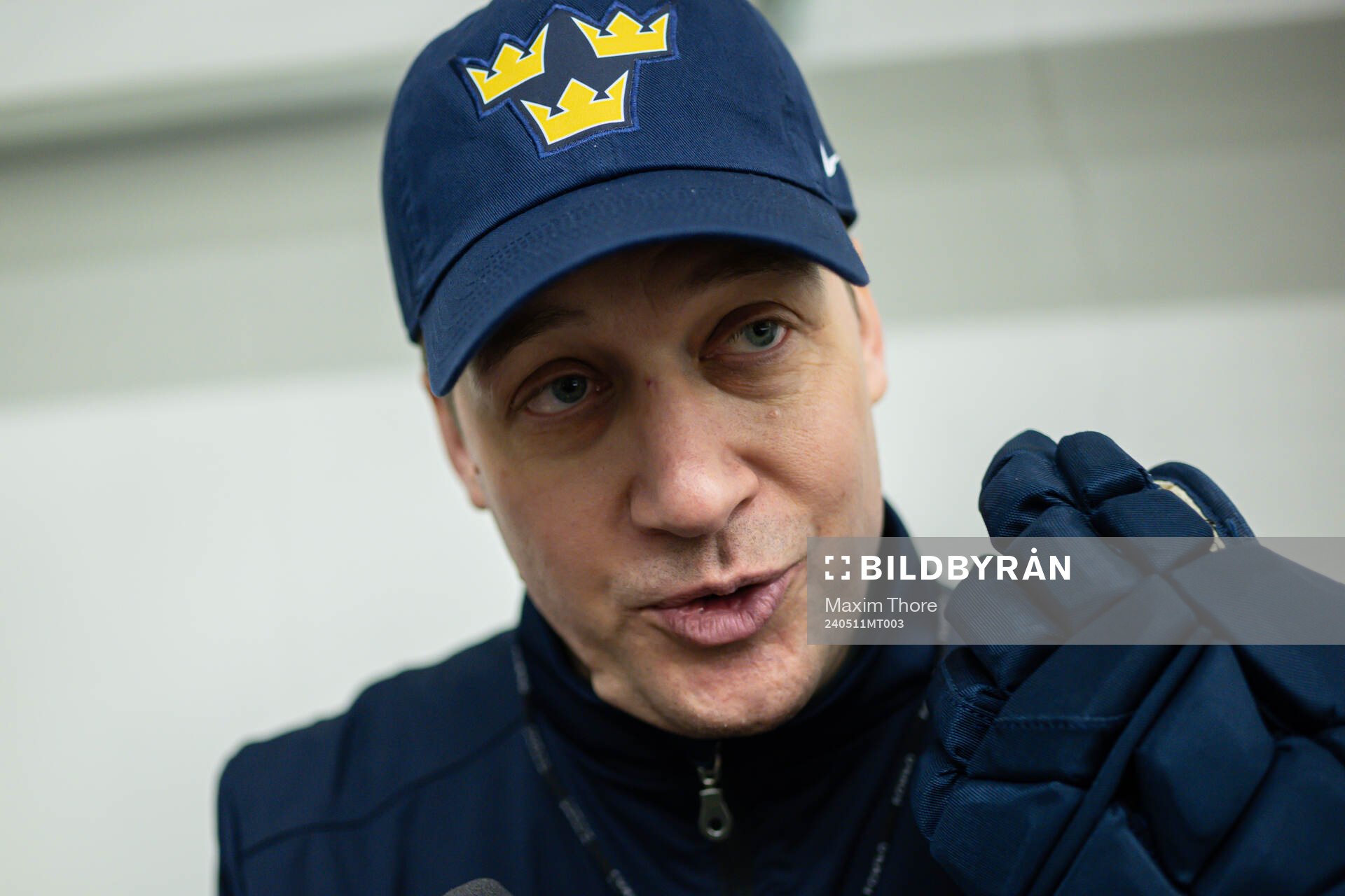 Head coach Sam Hallam of Sweden