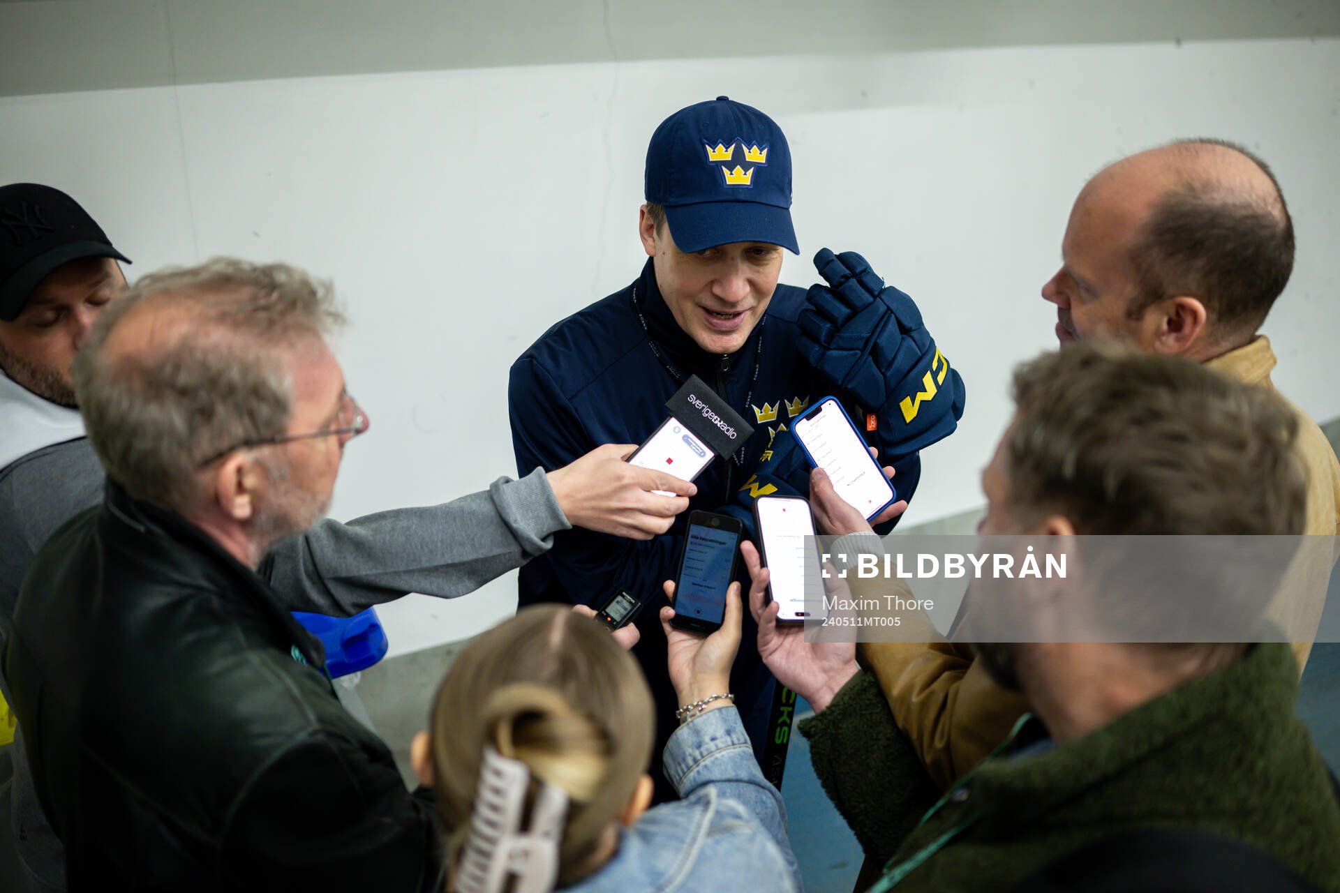 Head coach Sam Hallam of Sweden