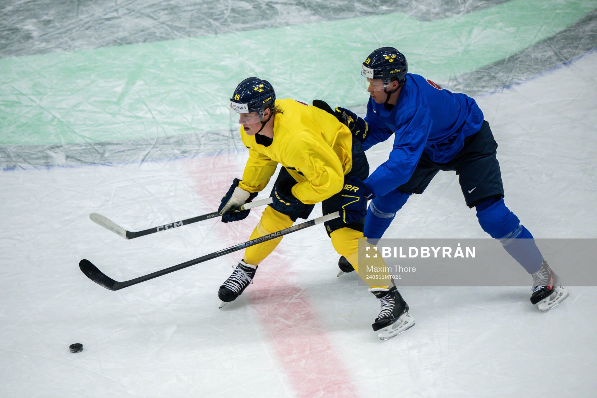 Fabian Zetterlund and Lucas Raymond of Sweden at a practice
