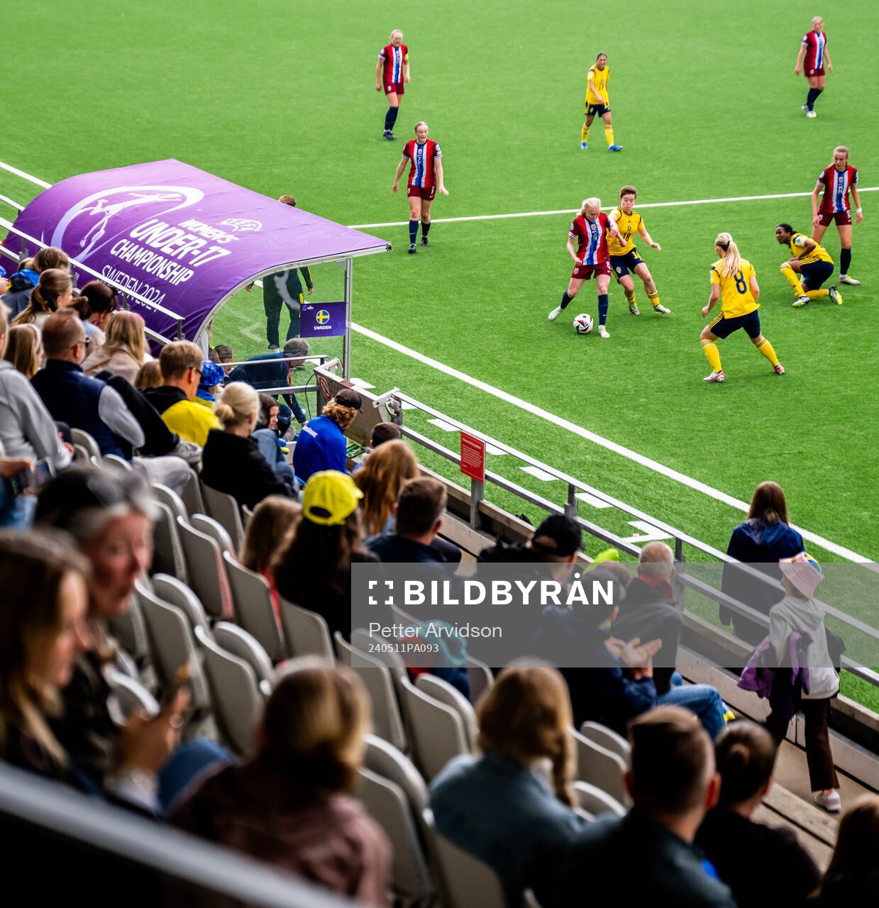 Isabelle Goldmann of Sweden and Linnea Holmesveen Moen of